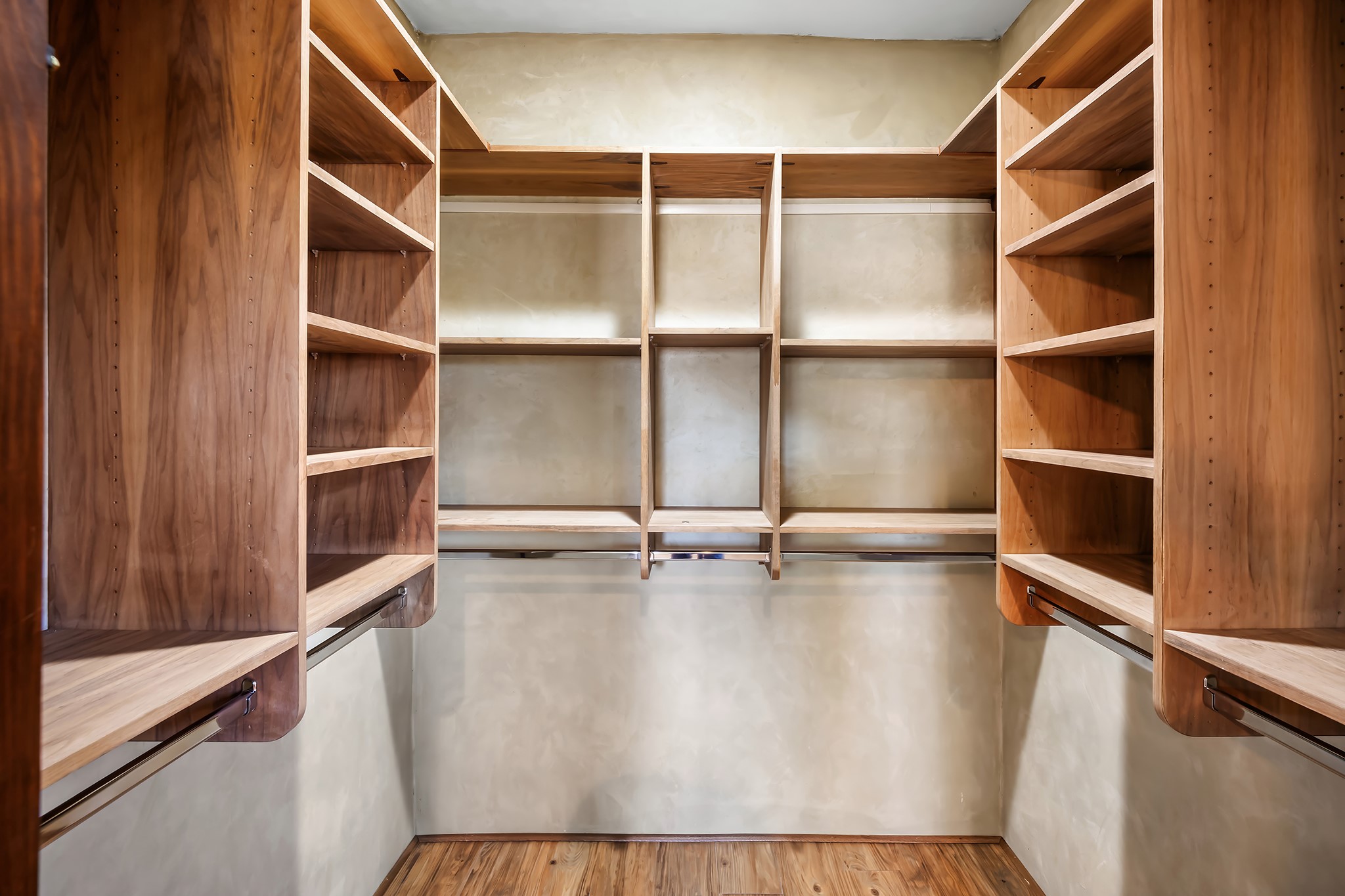 231 1/2 Rosario Boulevard