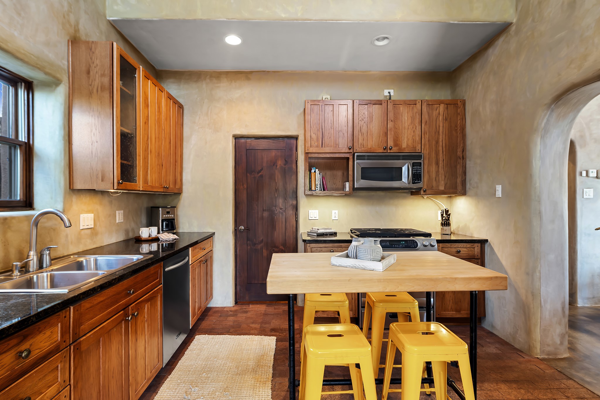 231 1/2 Rosario Boulevard