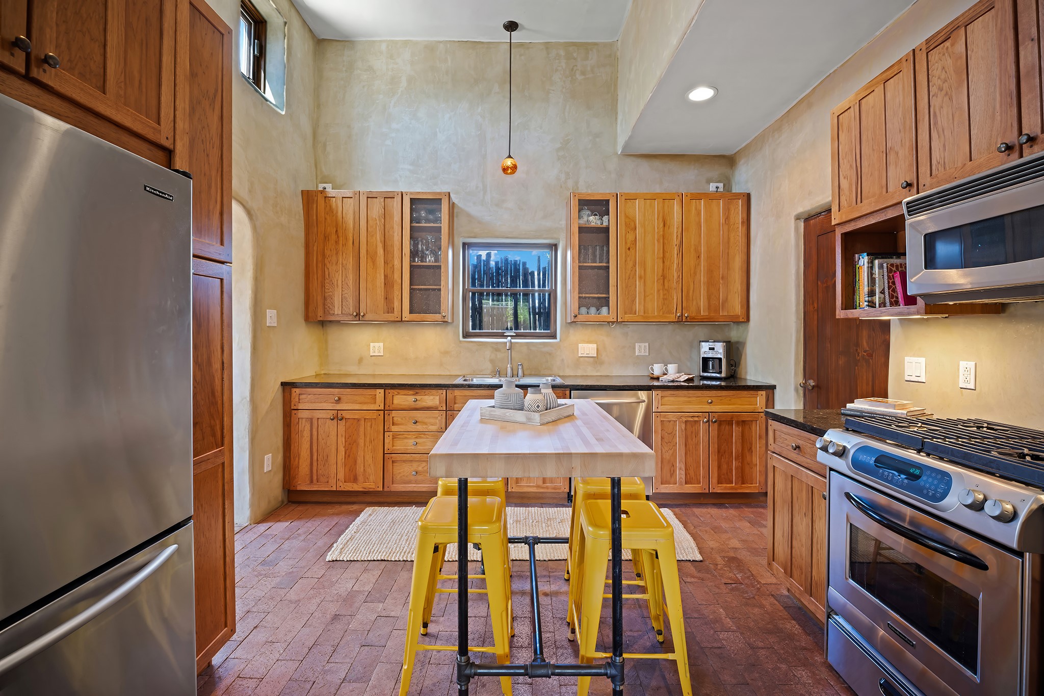 231 1/2 Rosario Boulevard