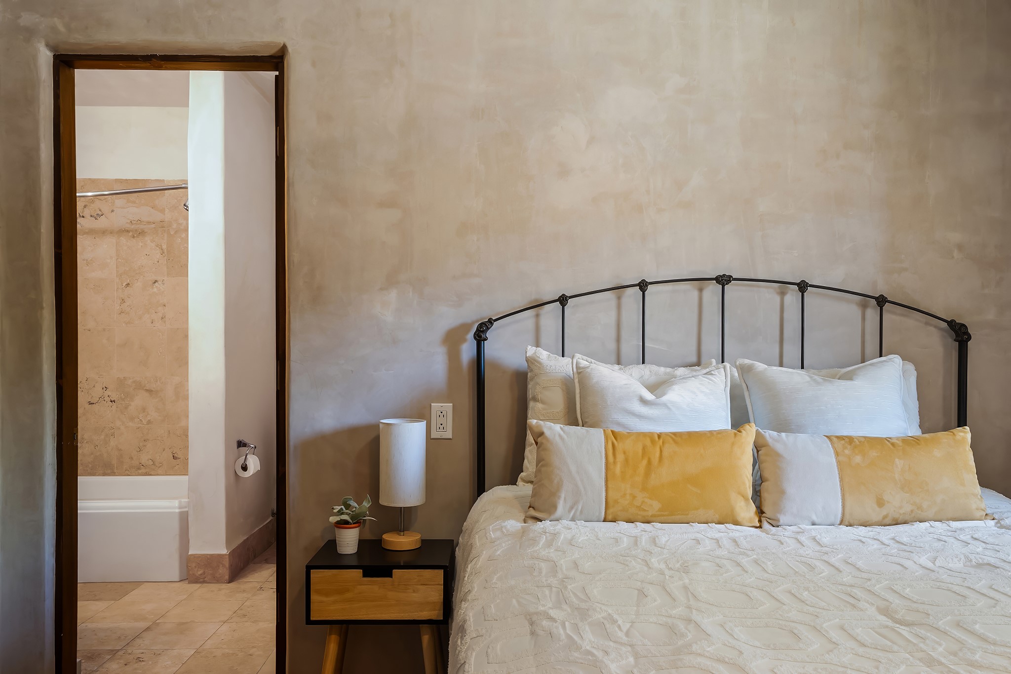 231 1/2 Rosario Boulevard