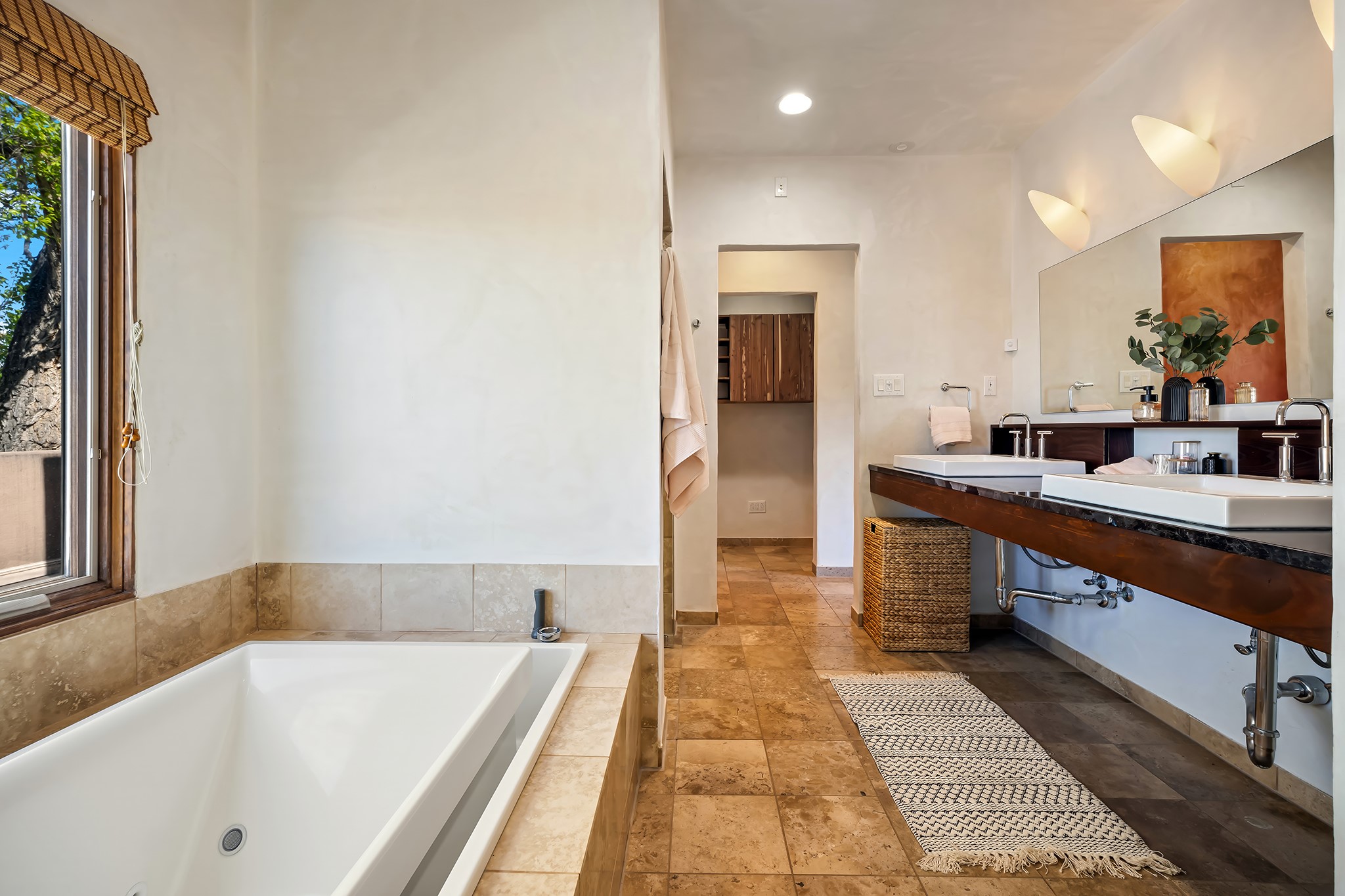 231 1/2 Rosario Boulevard