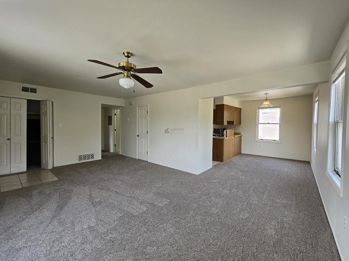 1700-1702 Calle de Oriente Norte