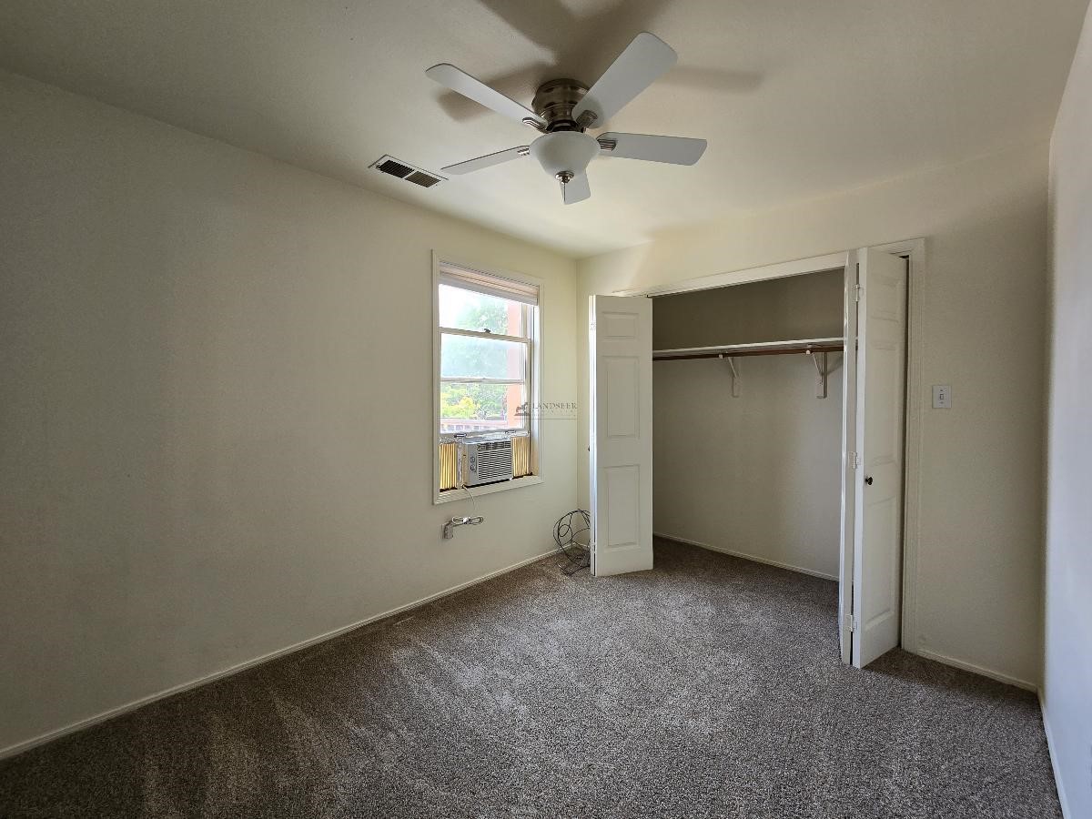 1700-1702 Calle de Oriente Norte