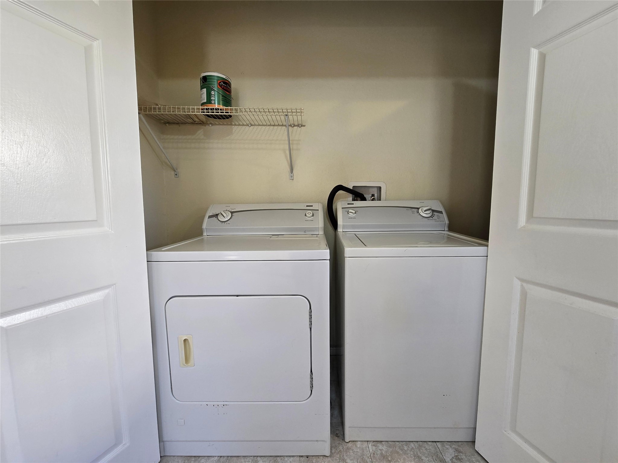 1700-1702 Calle de Oriente Norte