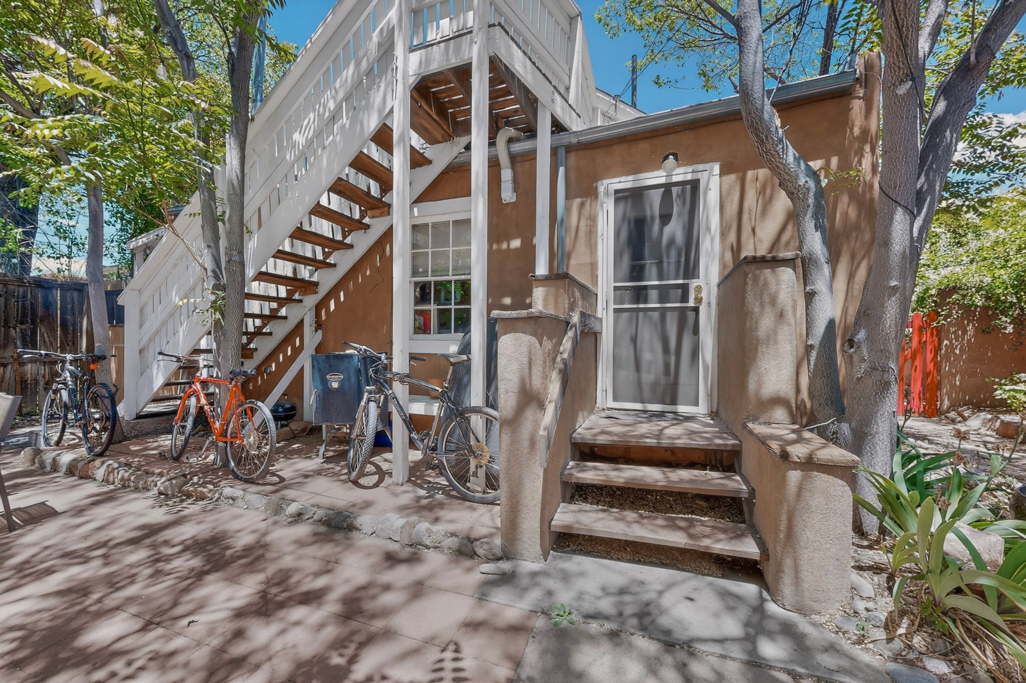 136 & 138 E Santa Fe Avenue