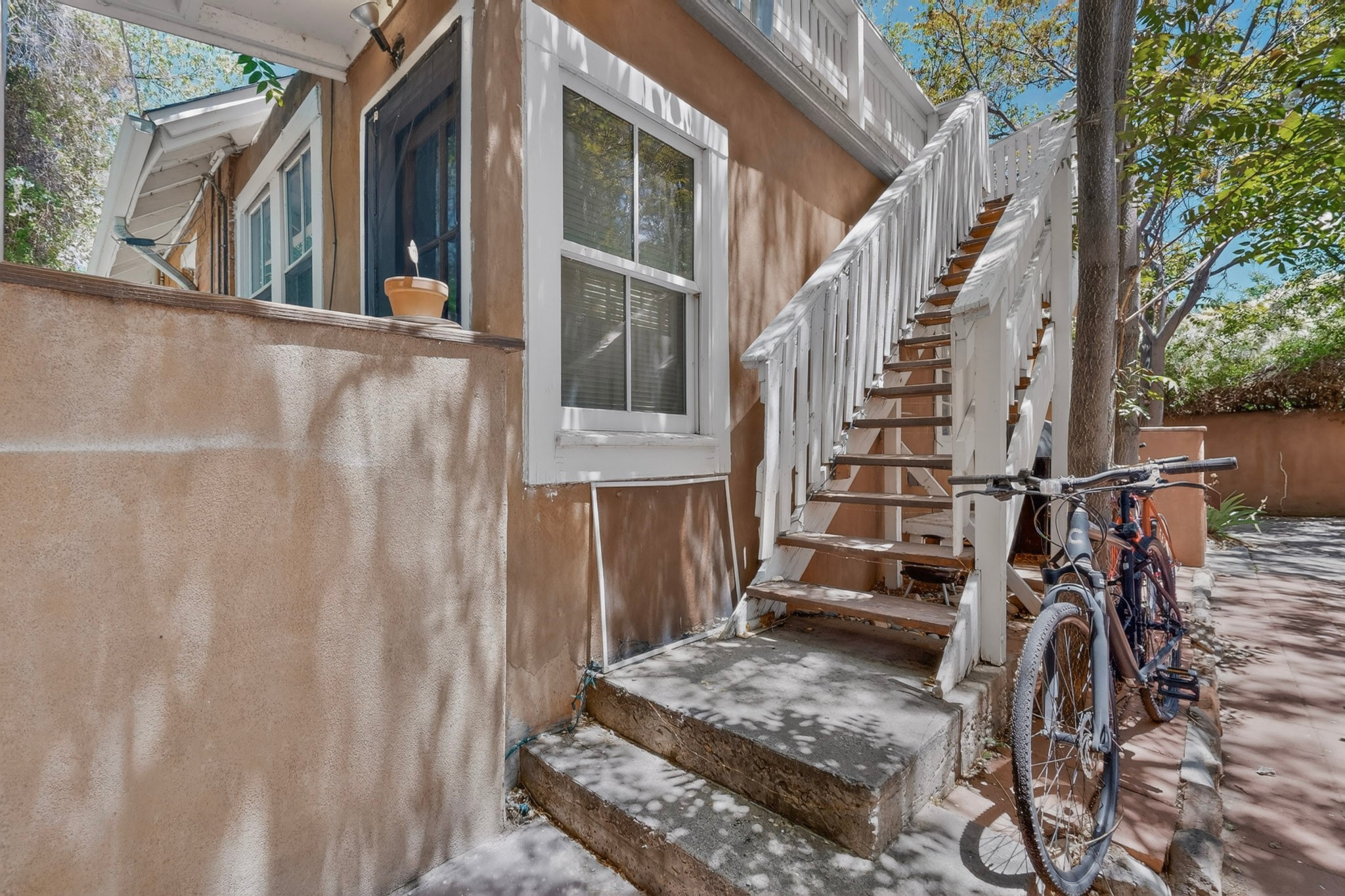 136 & 138 E Santa Fe Avenue