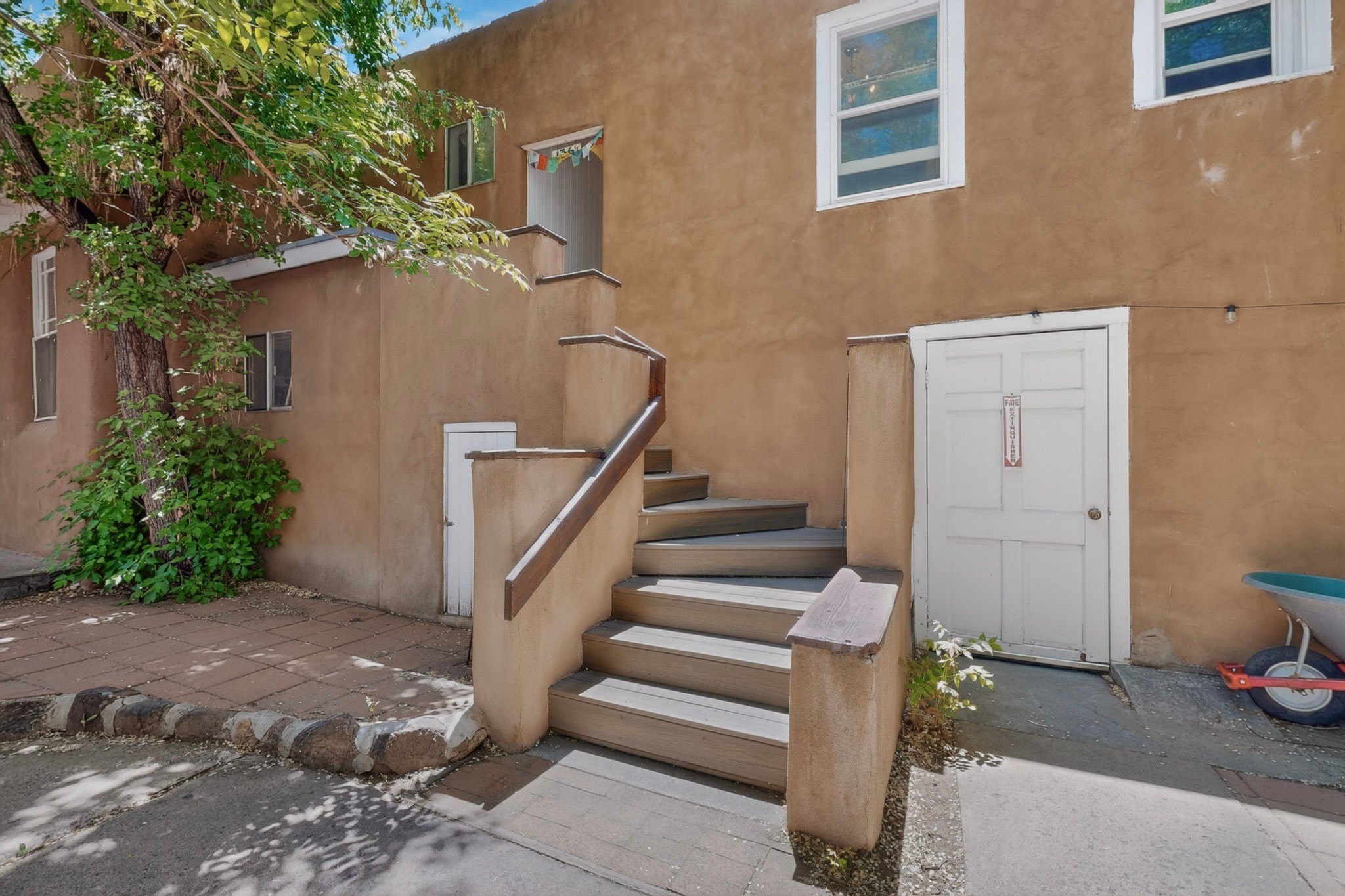 136 & 138 E Santa Fe Avenue