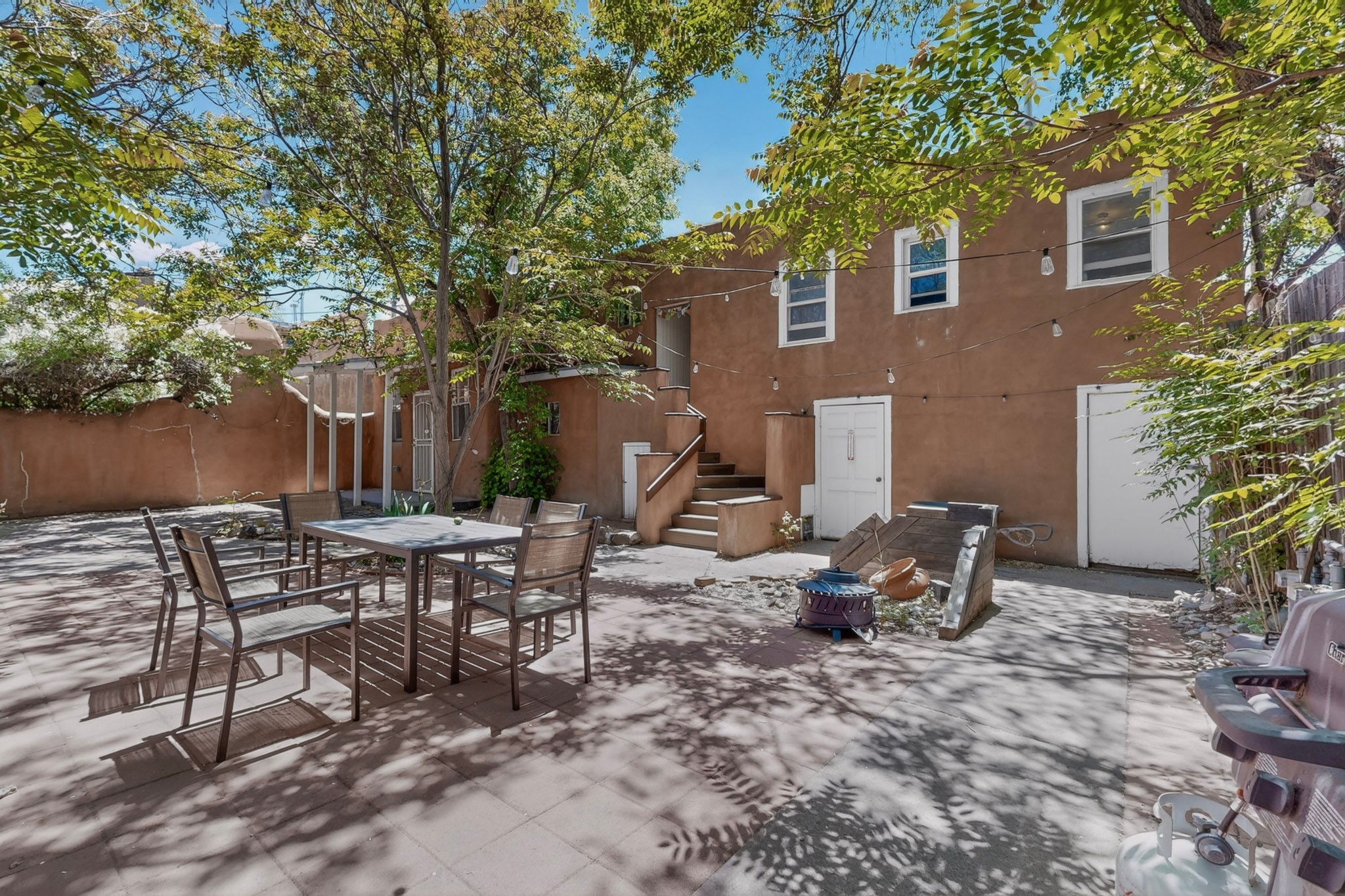 136 & 138 E Santa Fe Avenue