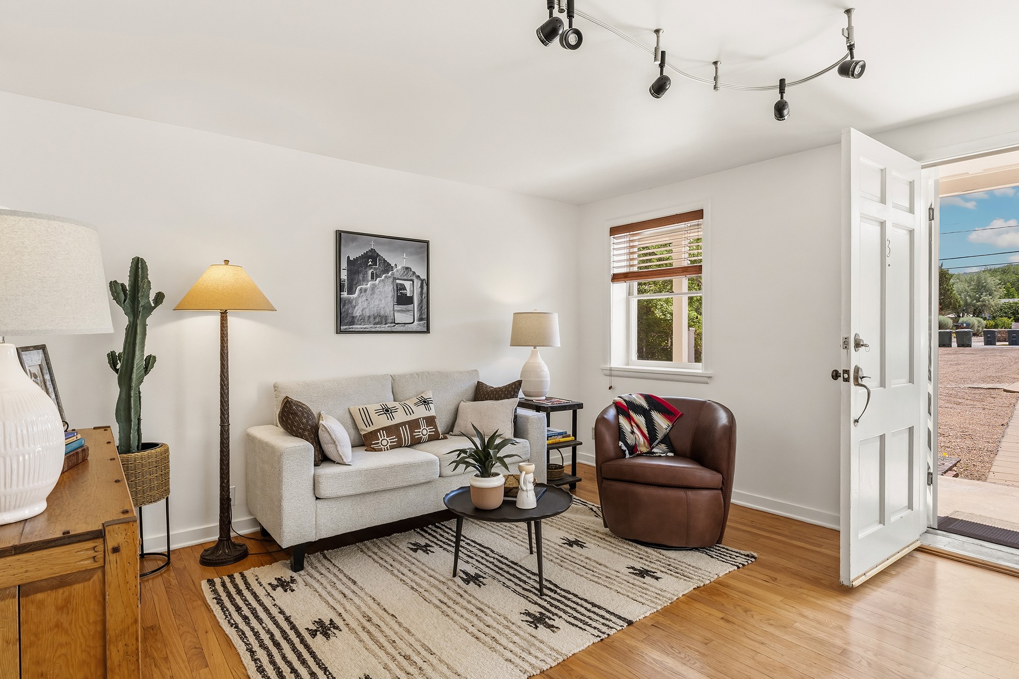 208 Delgado Street 3