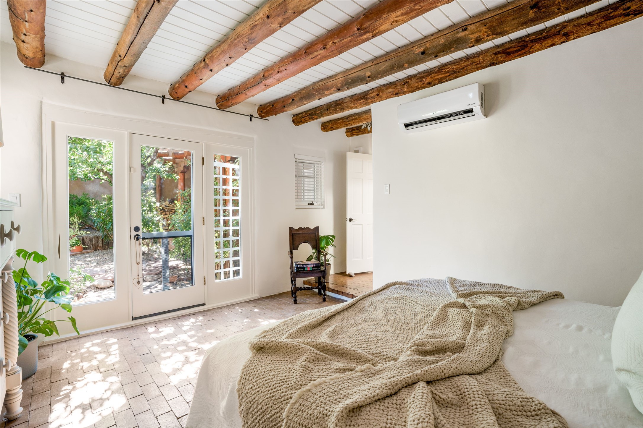 322 Magdalena Road 1