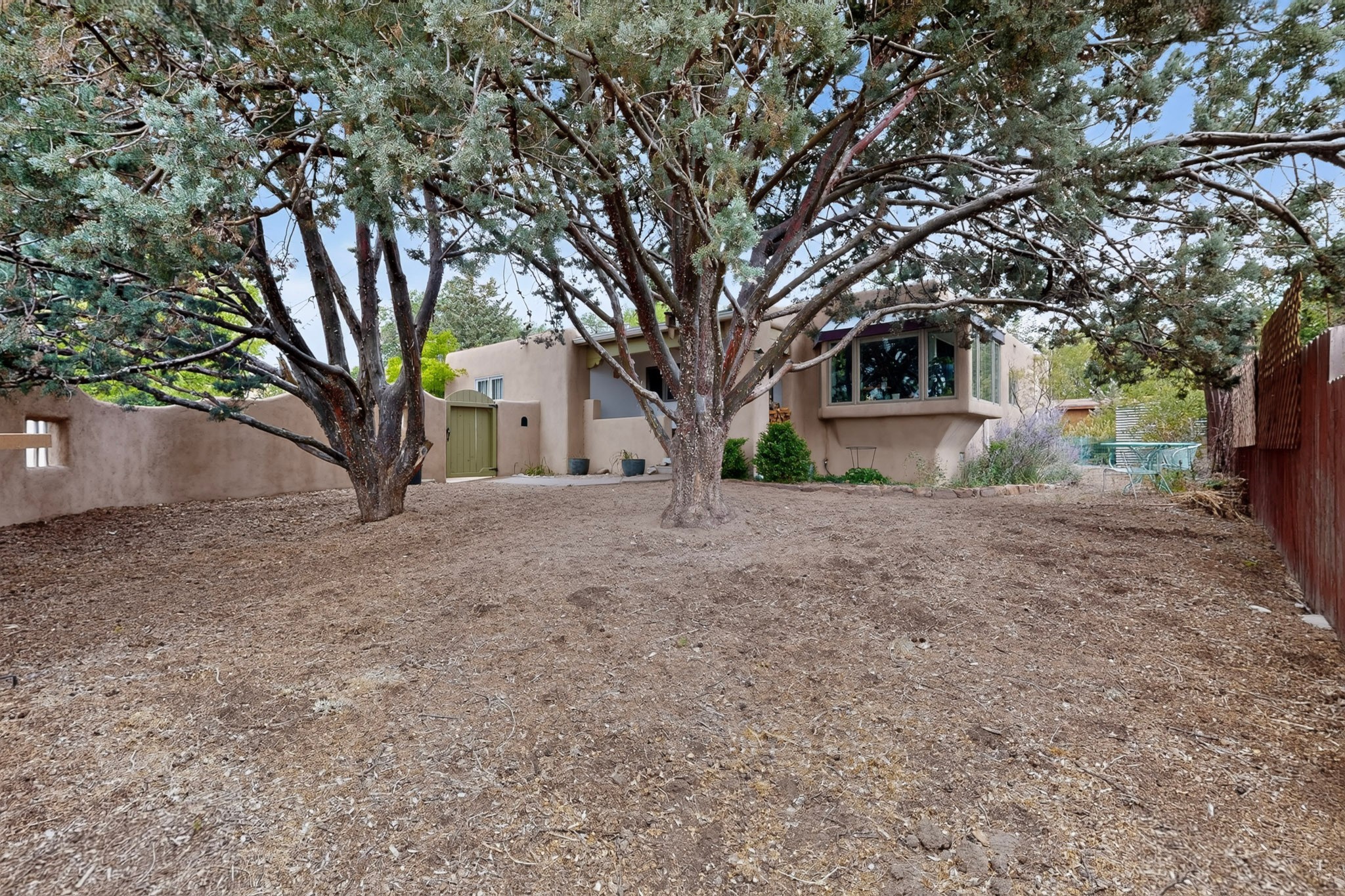 825 Rio Vista Street