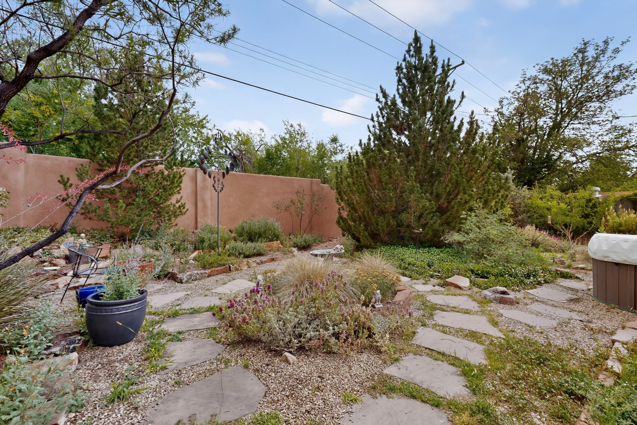 825 Rio Vista Street