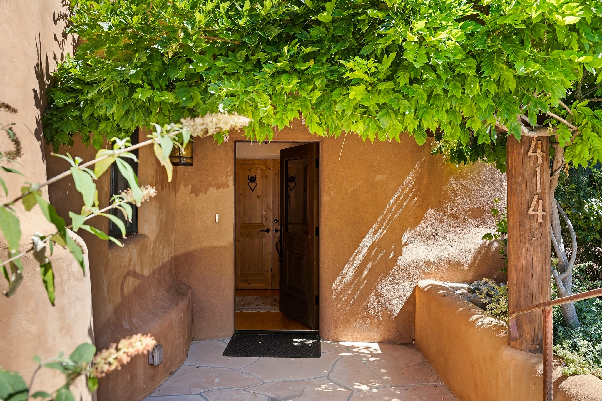 414 Acequia Madre