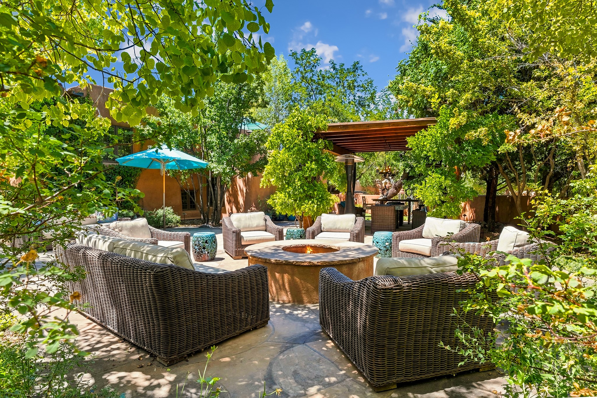 414 Acequia Madre