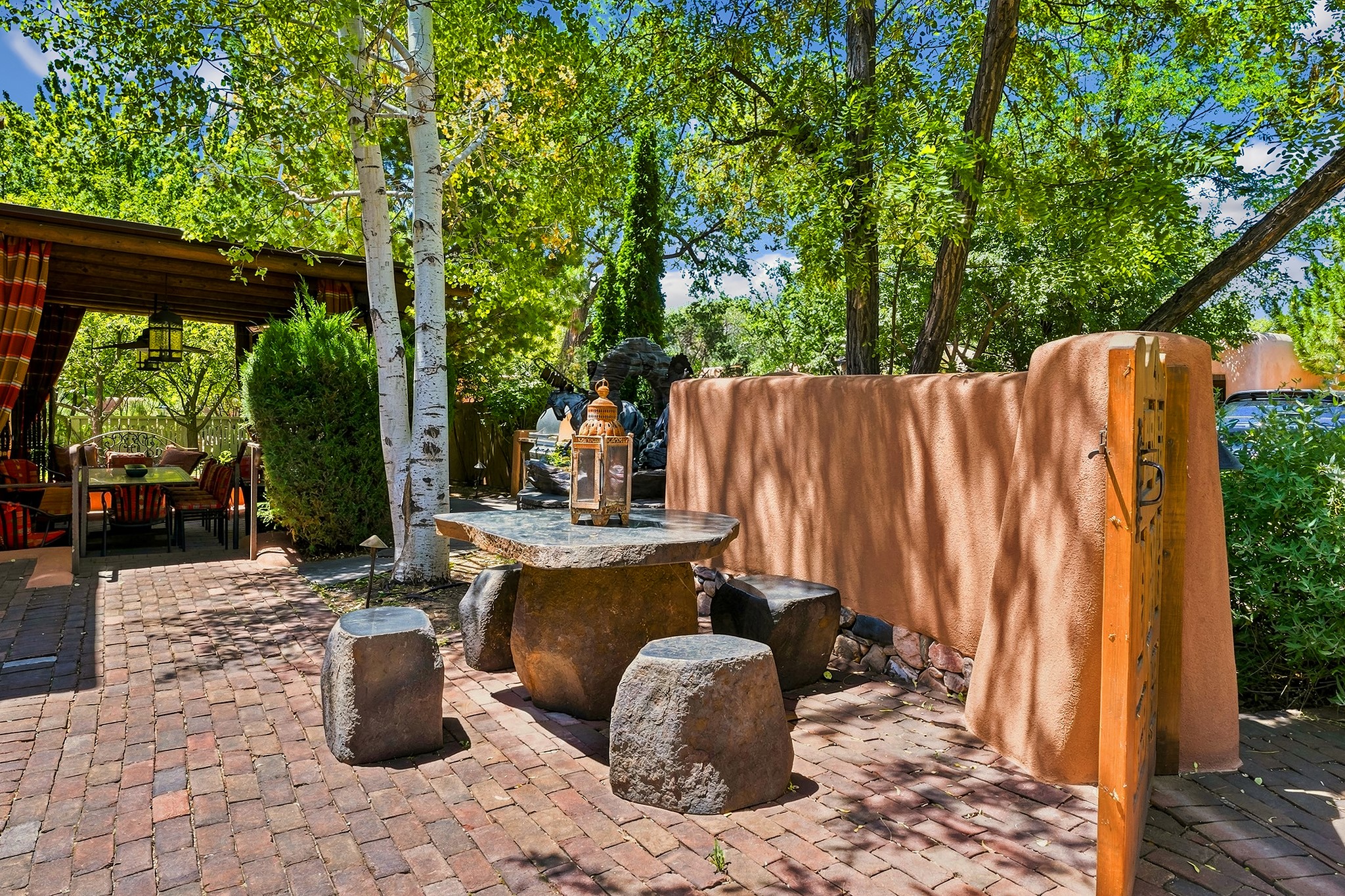 414 Acequia Madre
