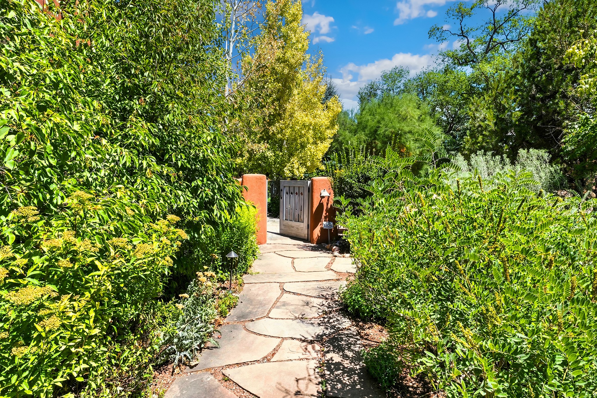 414 Acequia Madre