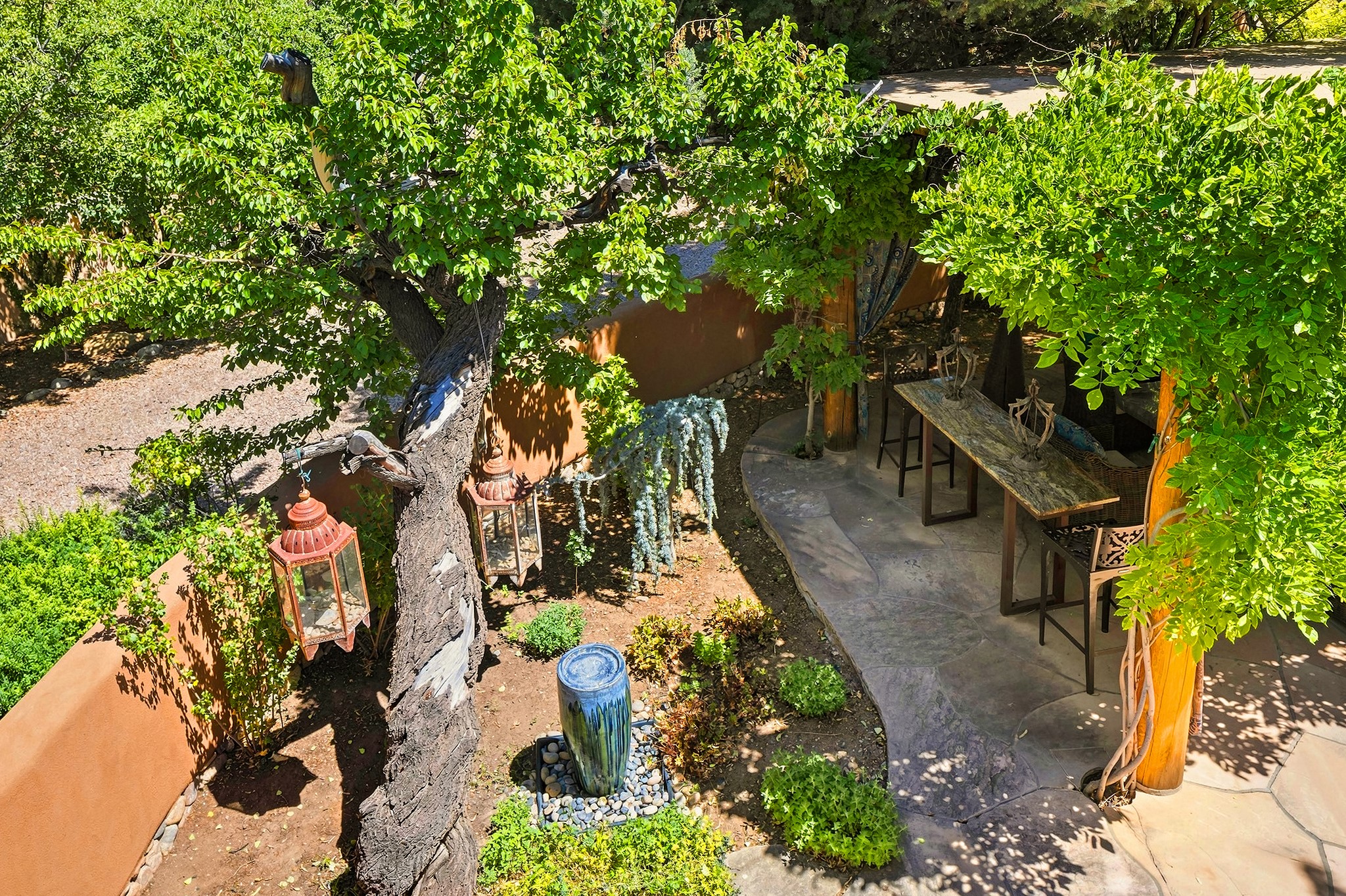 414 Acequia Madre