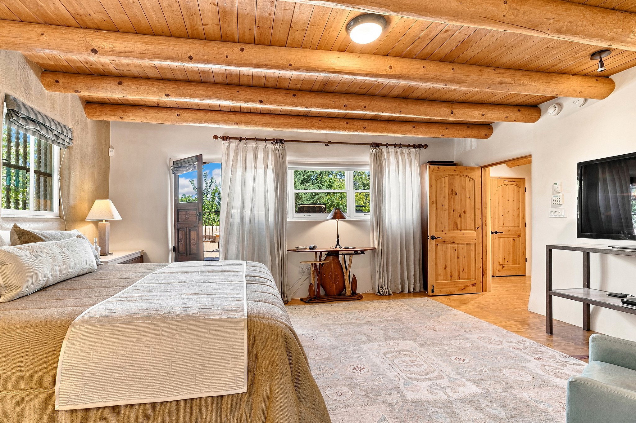 414 Acequia Madre