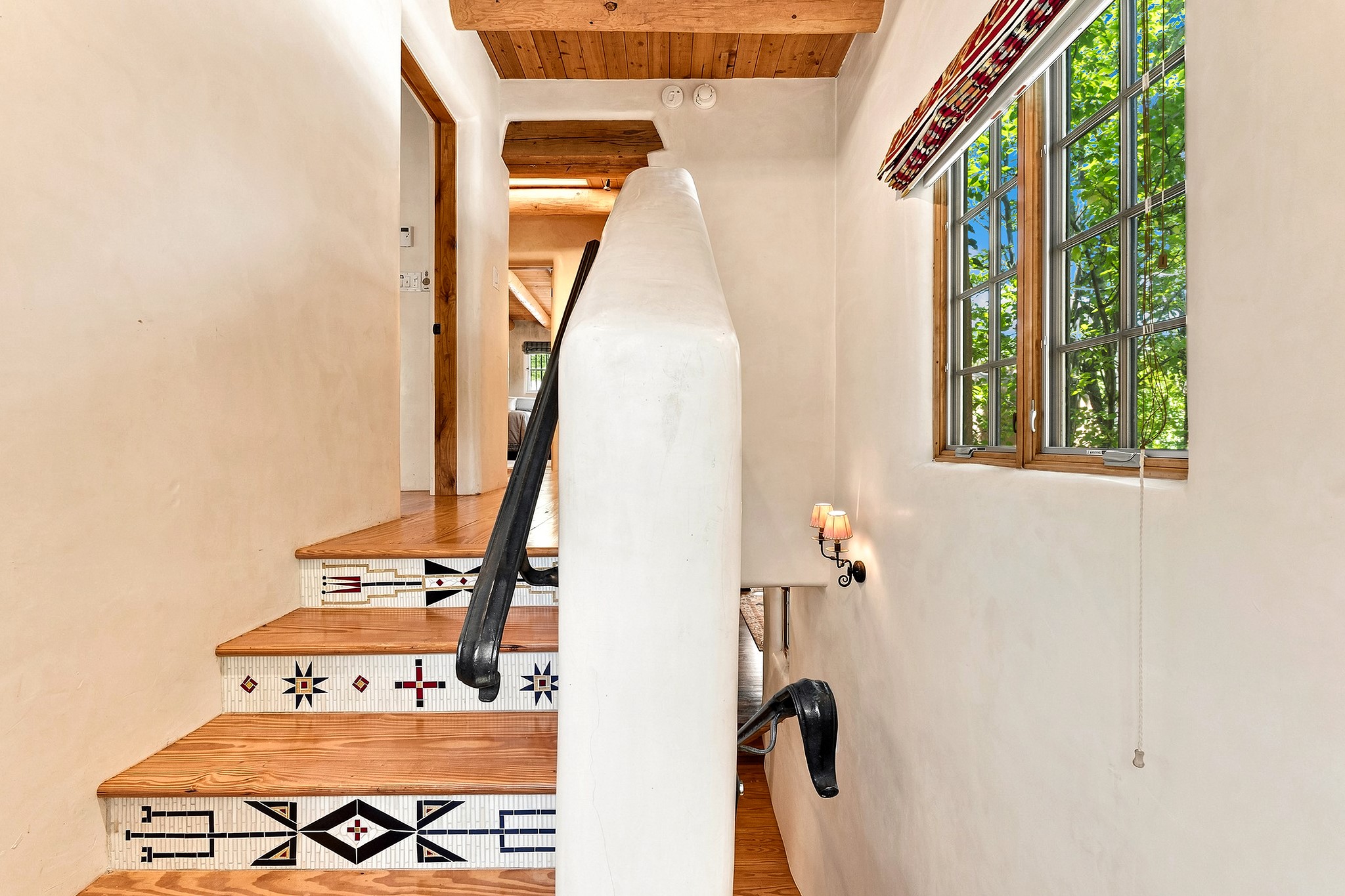 414 Acequia Madre