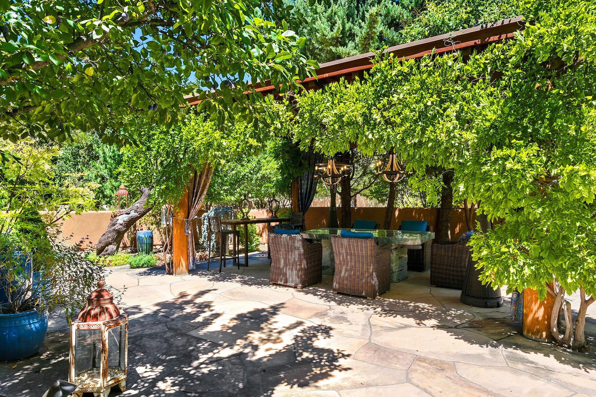 414 Acequia Madre