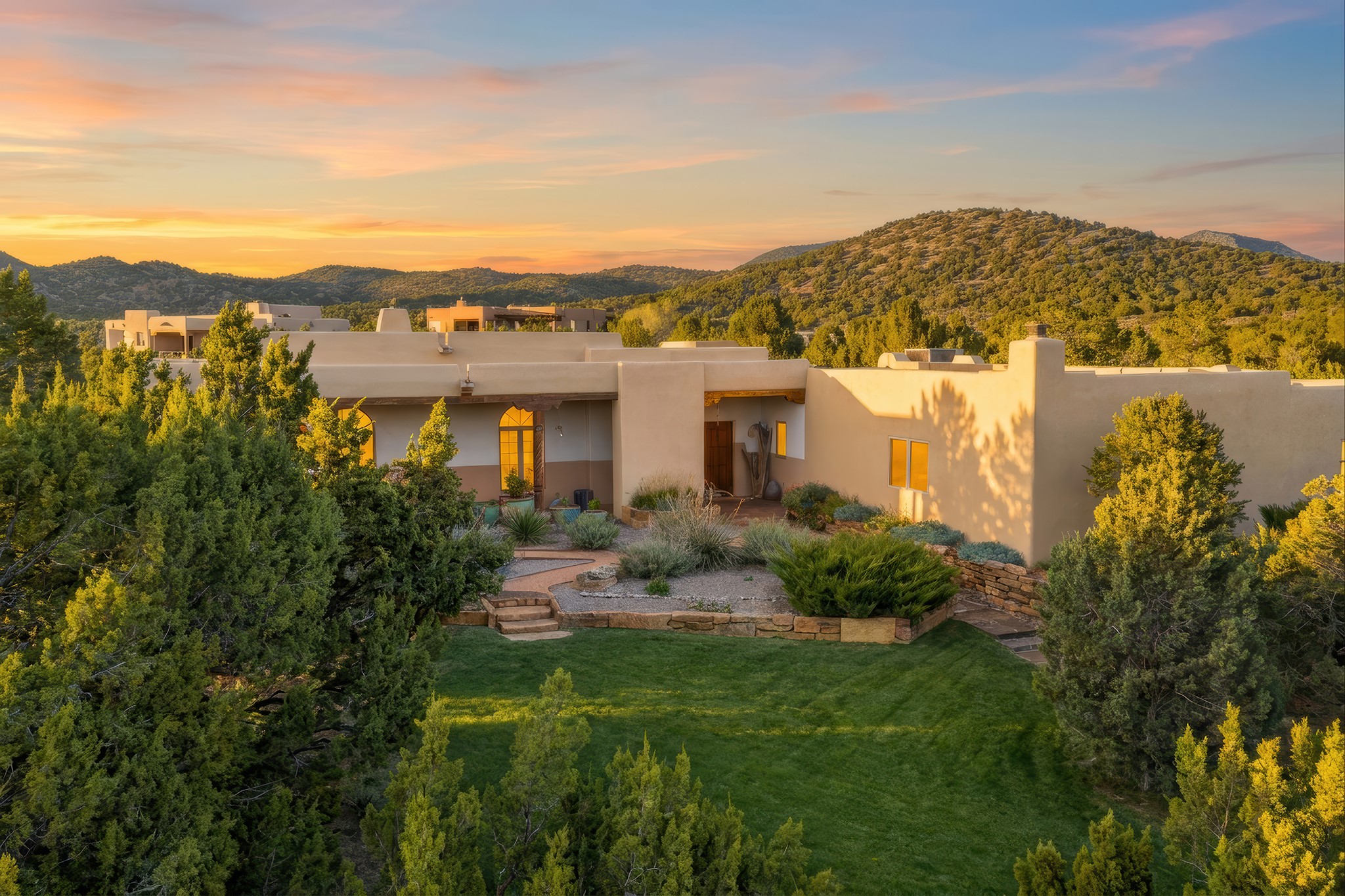 39 Camino Cabo Santa Fe NM