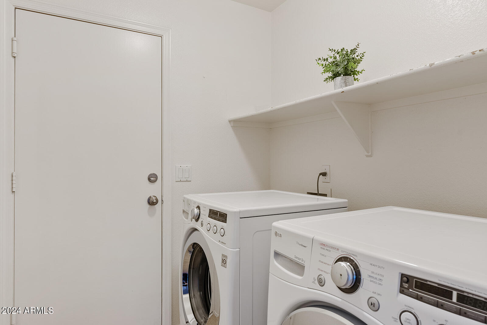 7263 E MEDINA Avenue