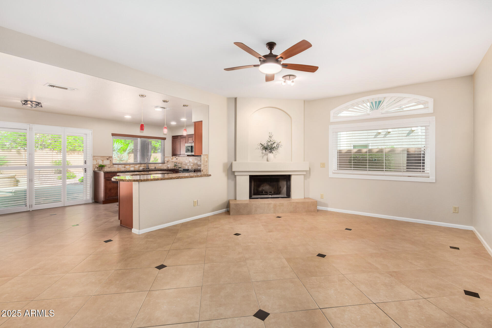 3346 E TANGLEWOOD Drive