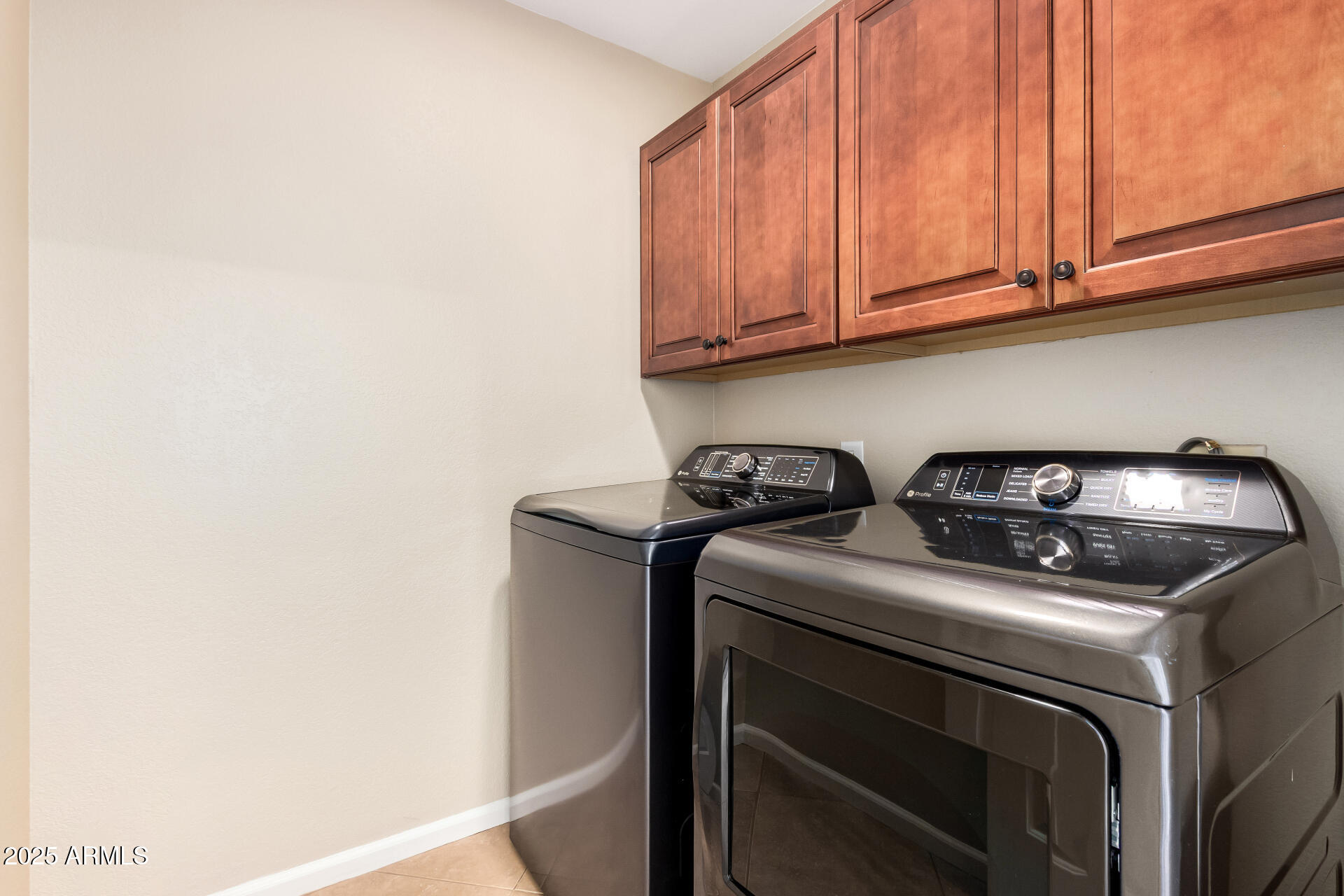 3346 E TANGLEWOOD Drive