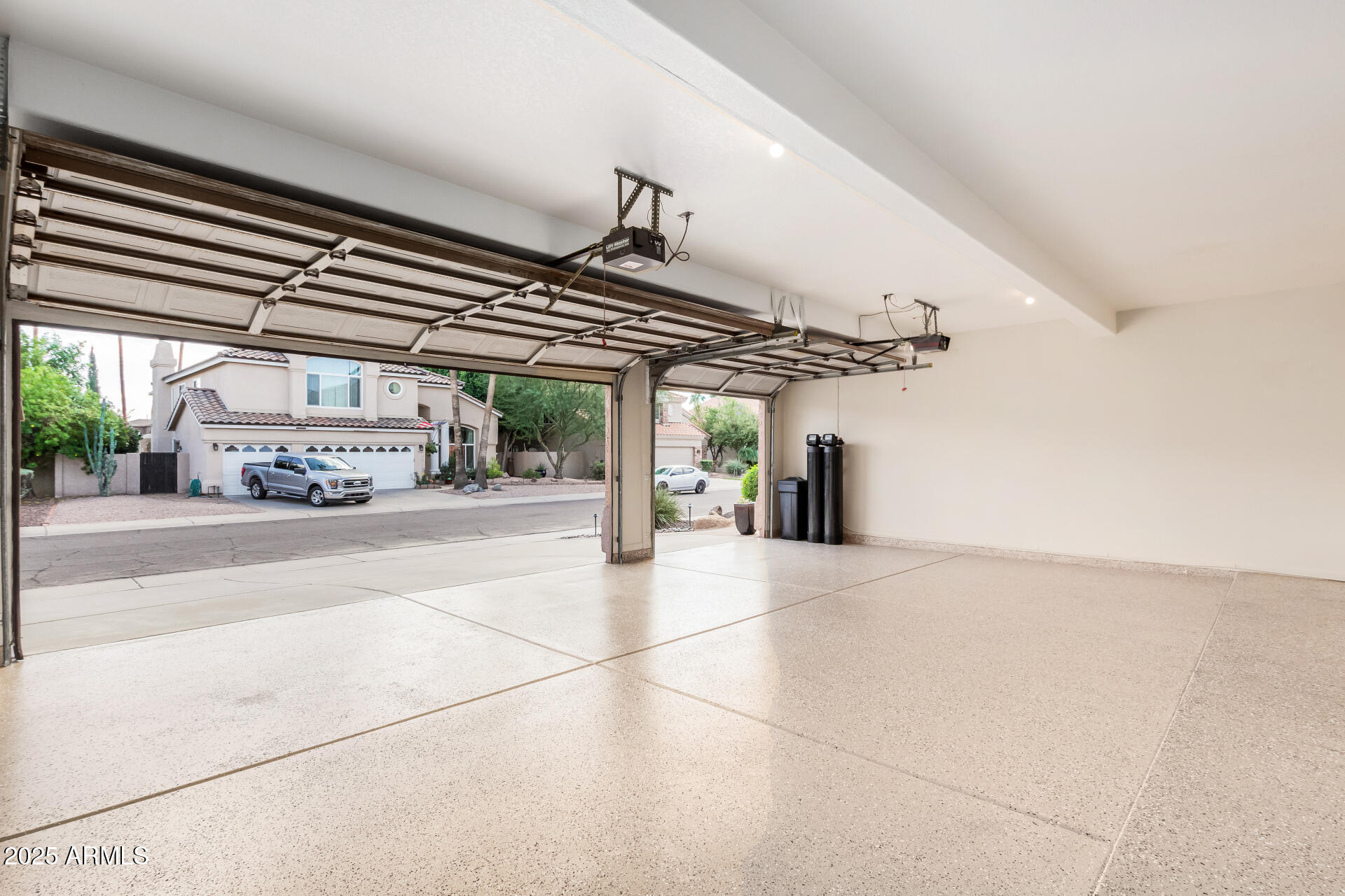 3346 E TANGLEWOOD Drive