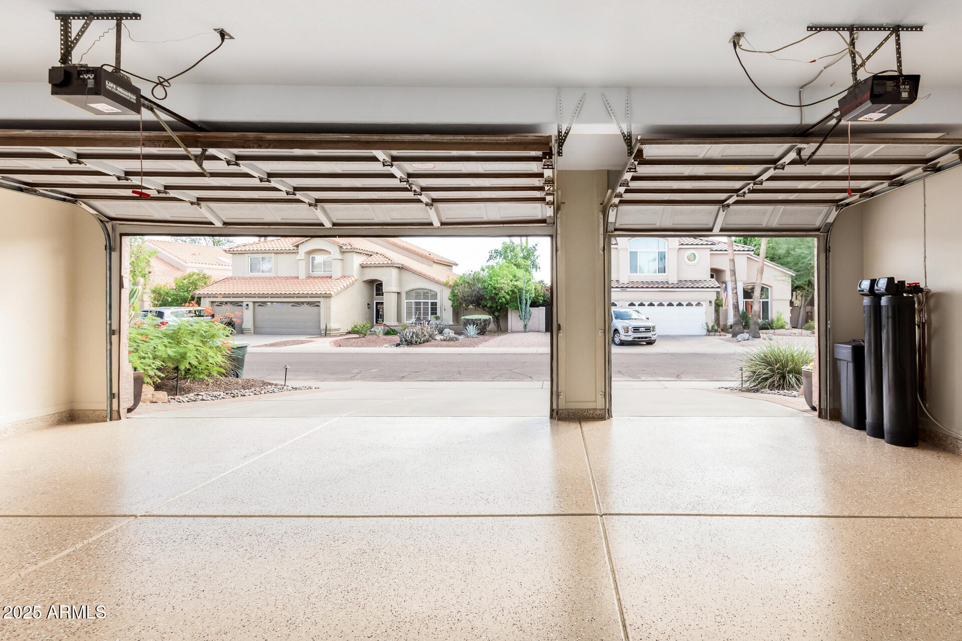 3346 E TANGLEWOOD Drive