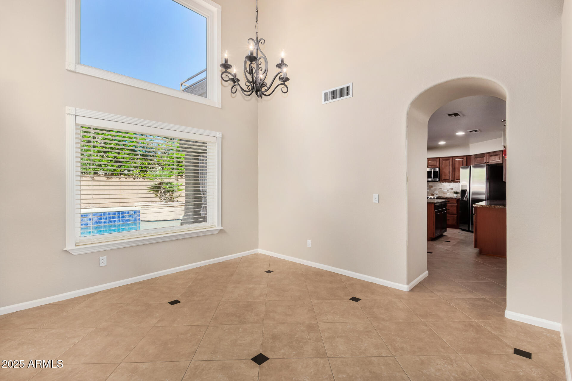 3346 E TANGLEWOOD Drive