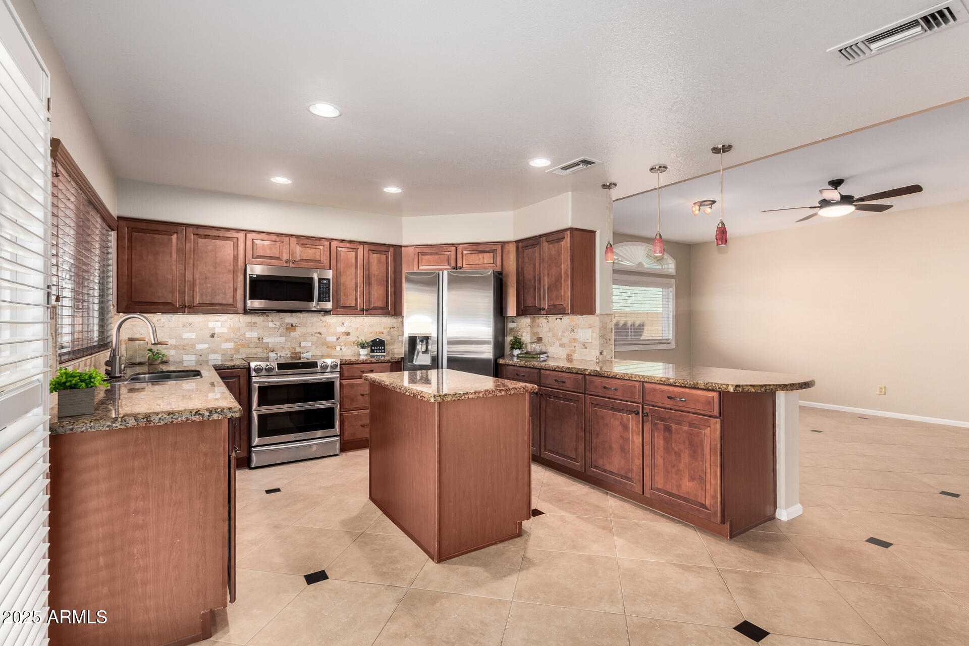 3346 E TANGLEWOOD Drive