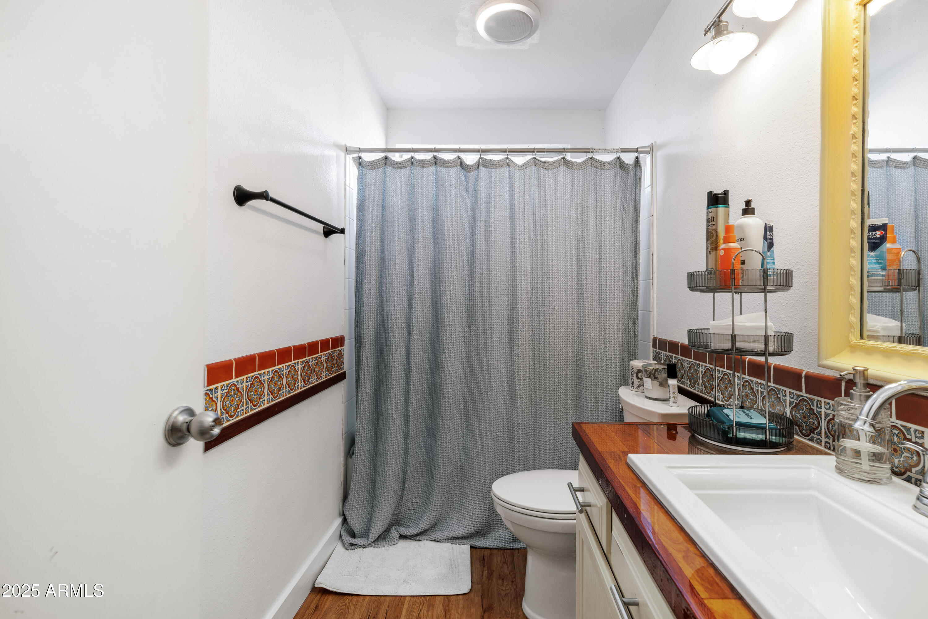 1006 W RIVIERA Circle