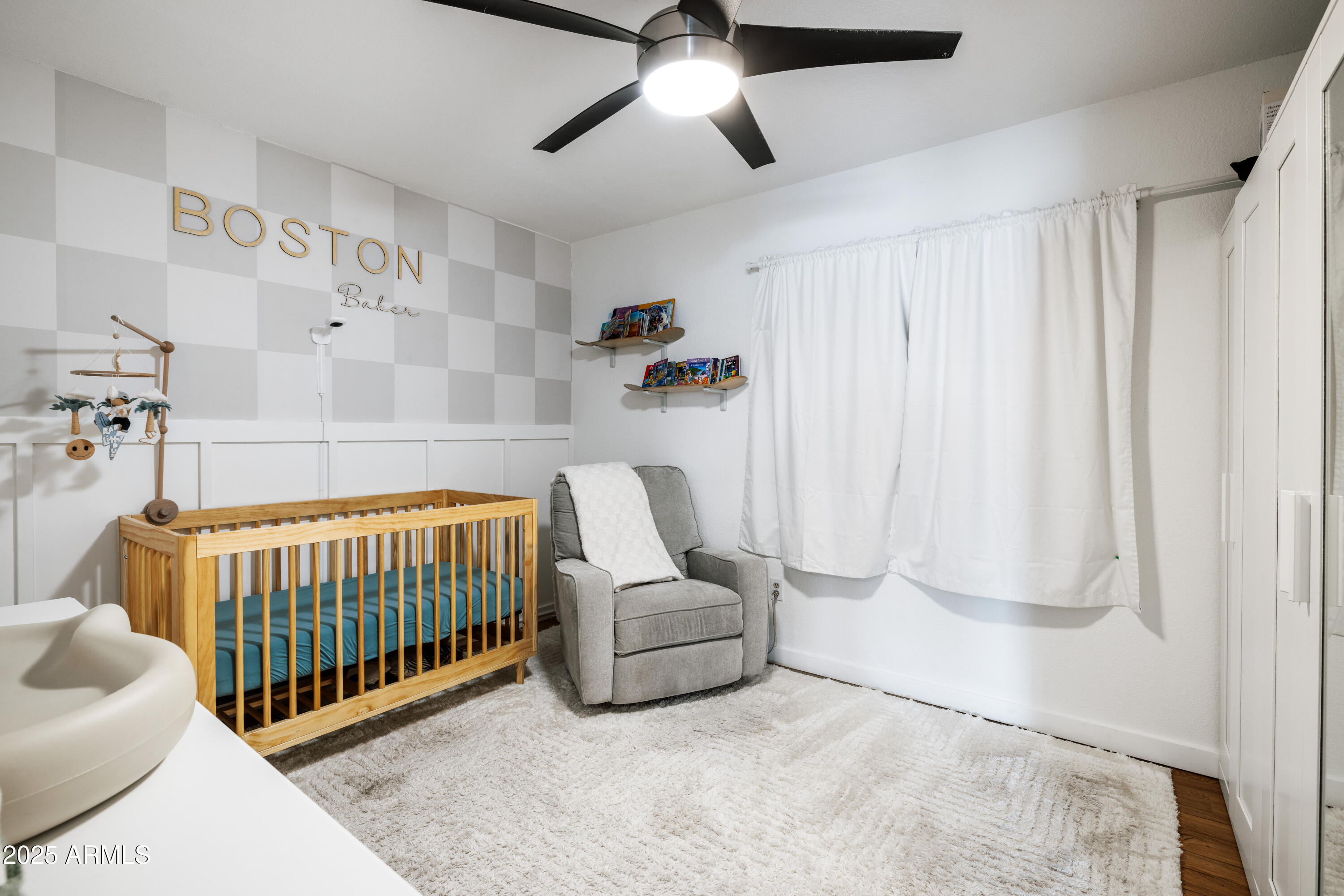 1006 W RIVIERA Circle