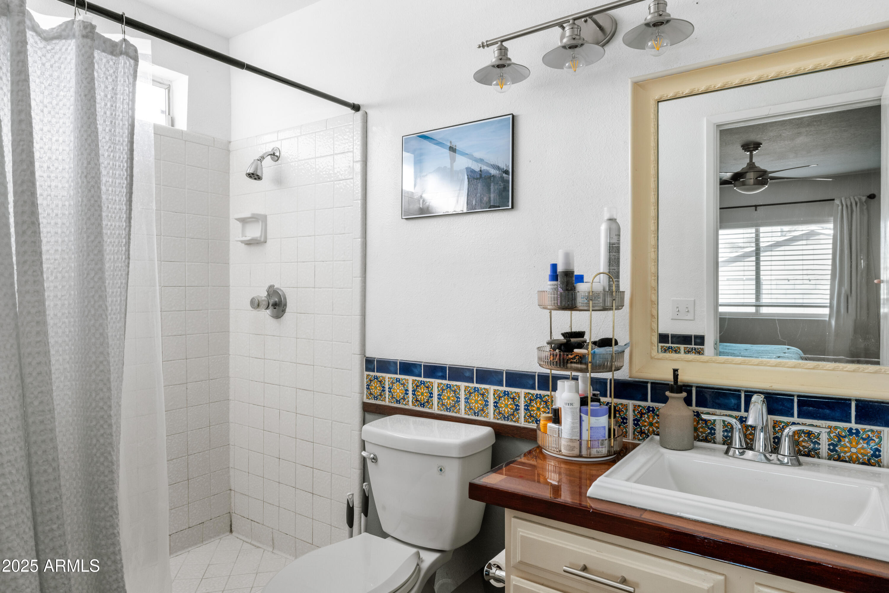 1006 W RIVIERA Circle