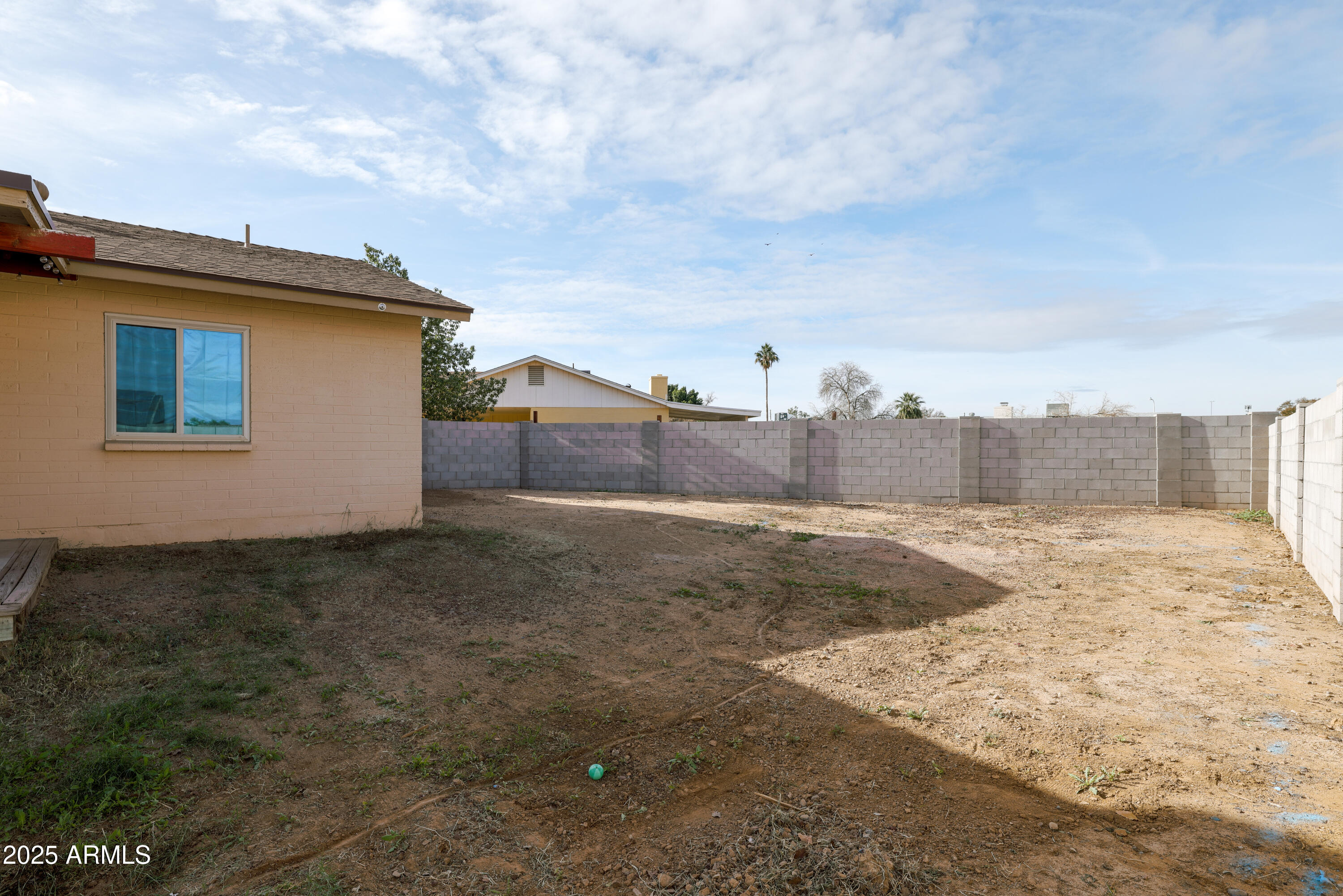 1006 W RIVIERA Circle