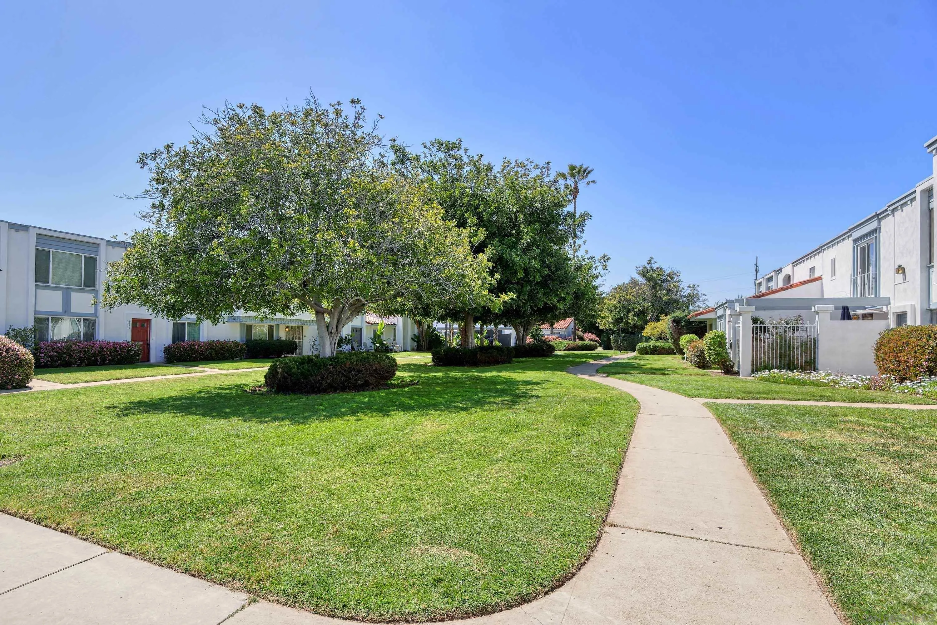 5389 Balboa Ave