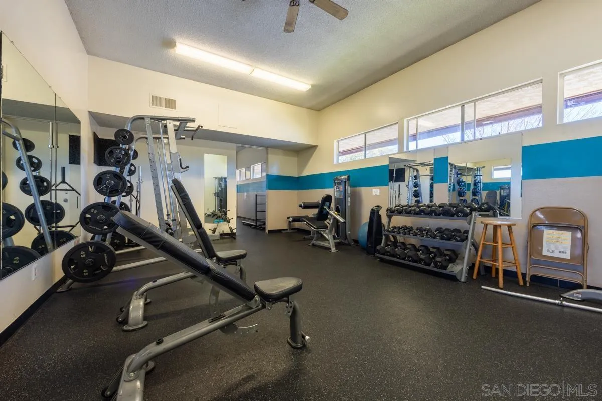 5389 Balboa Ave