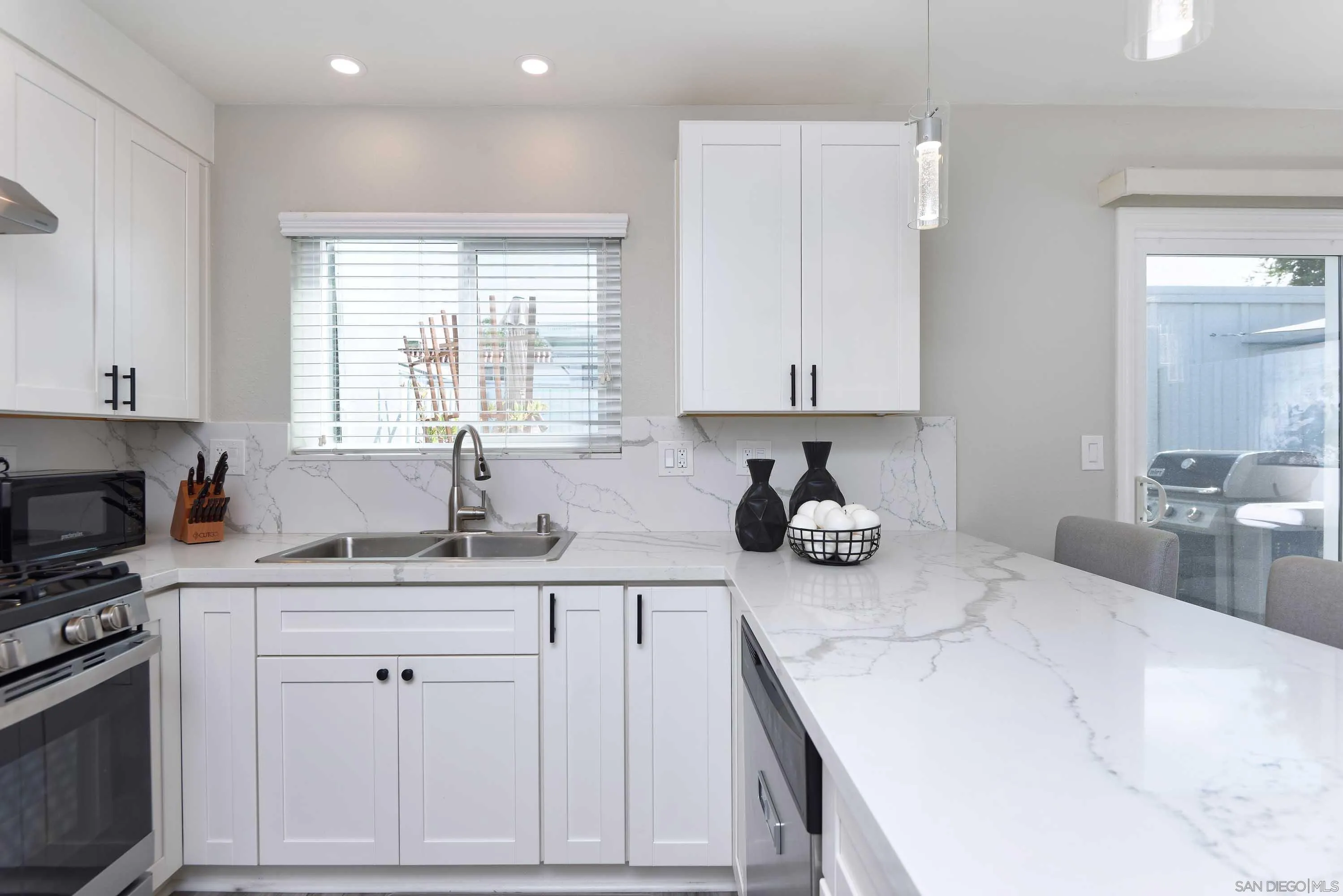 5389 Balboa Ave