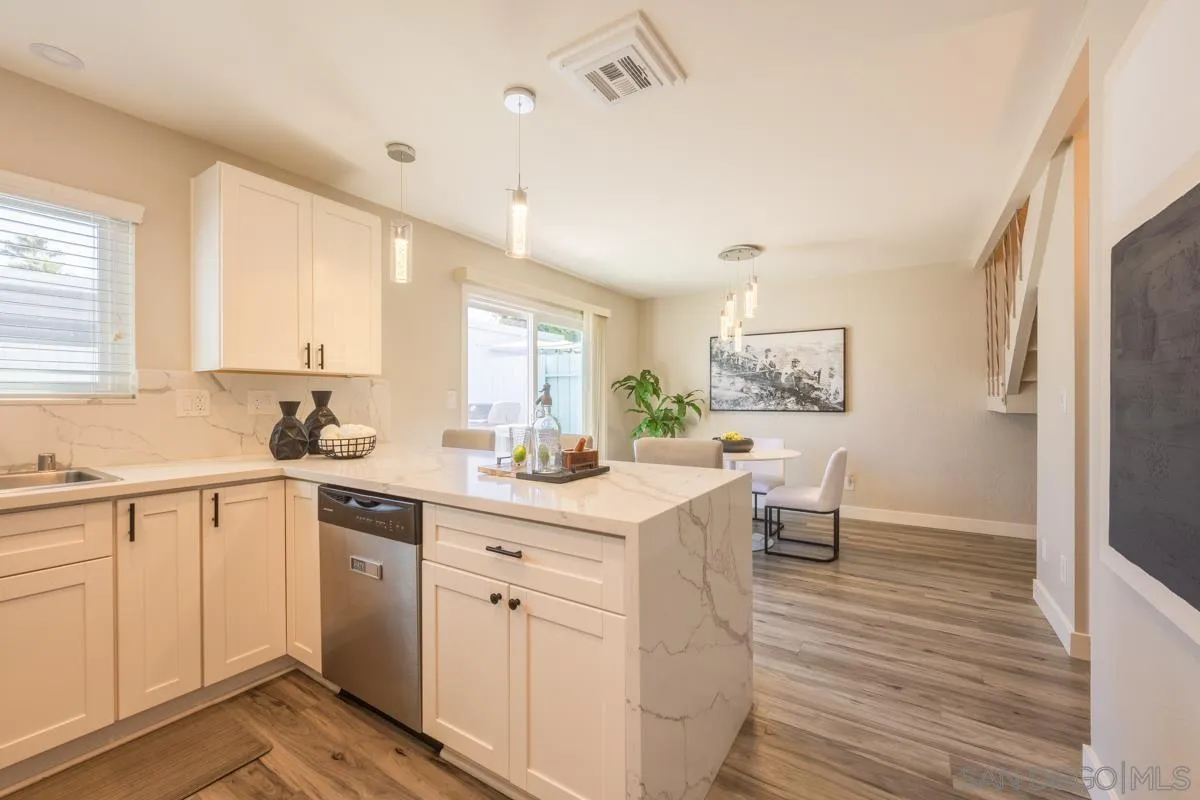 5389 Balboa Ave