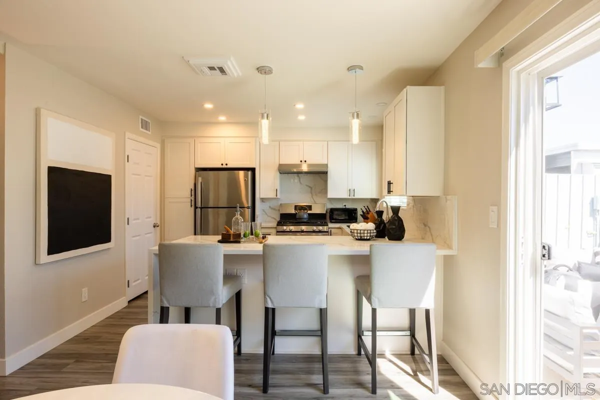 5389 Balboa Ave