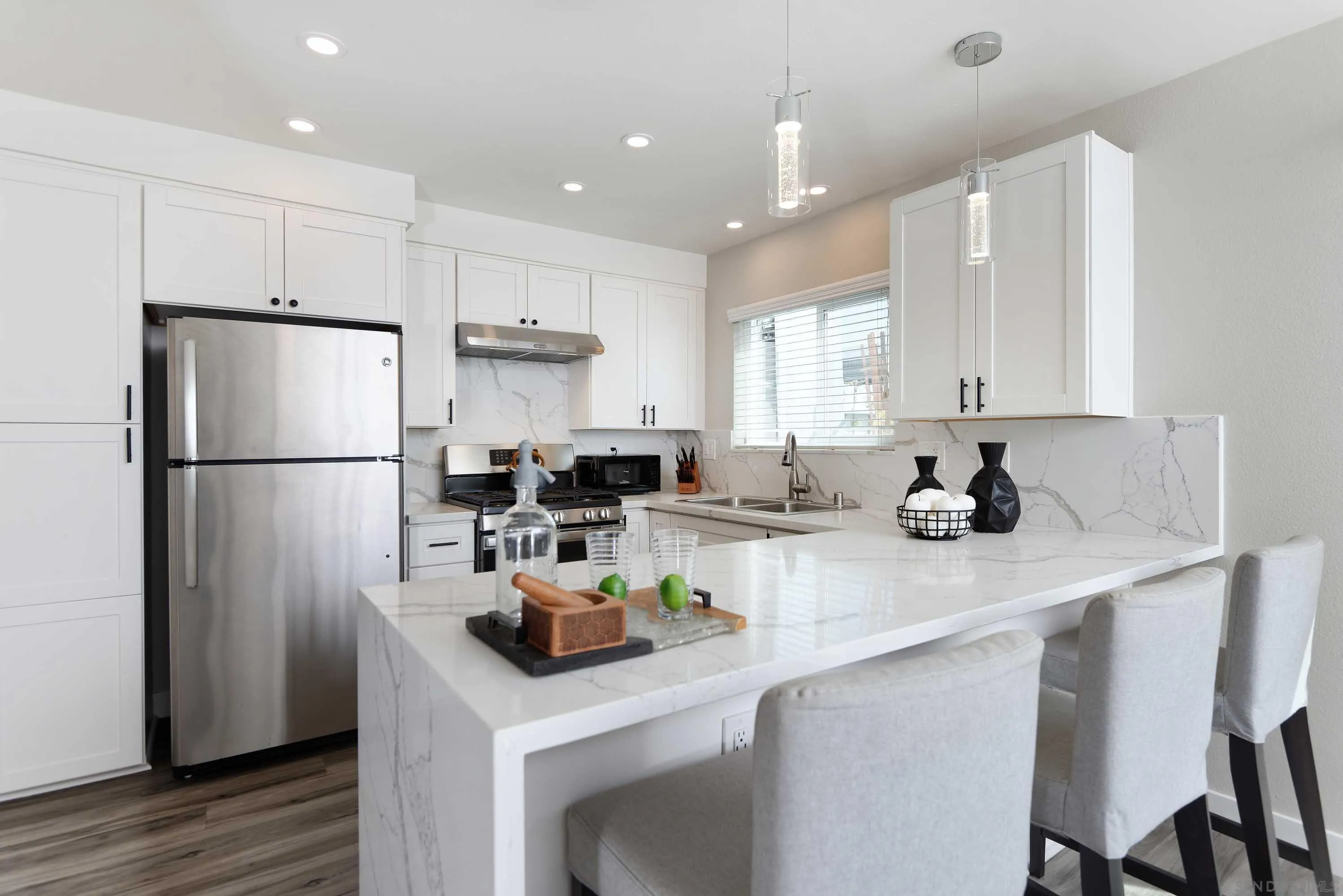 5389 Balboa Ave