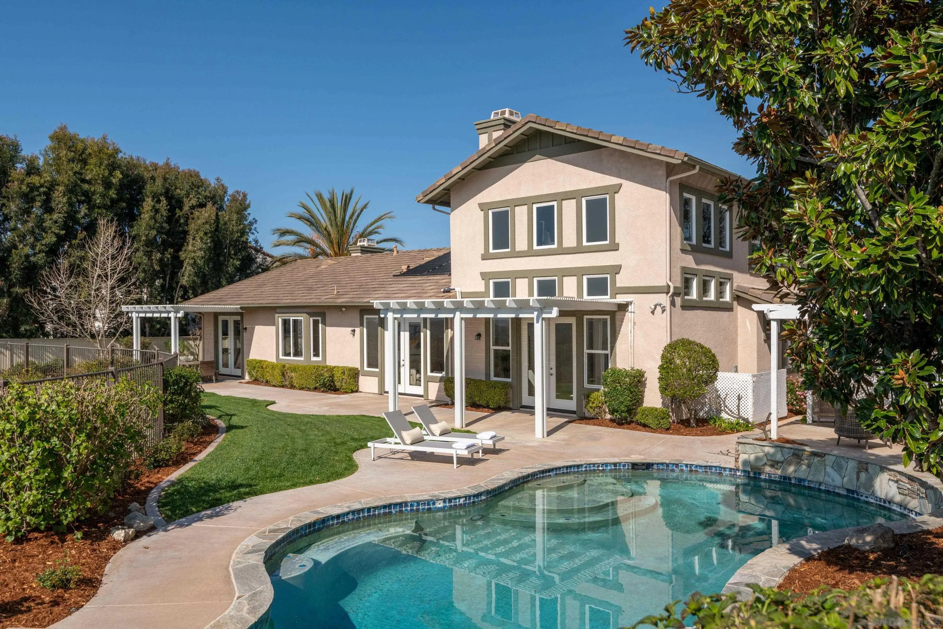 3547 Corte Dulce