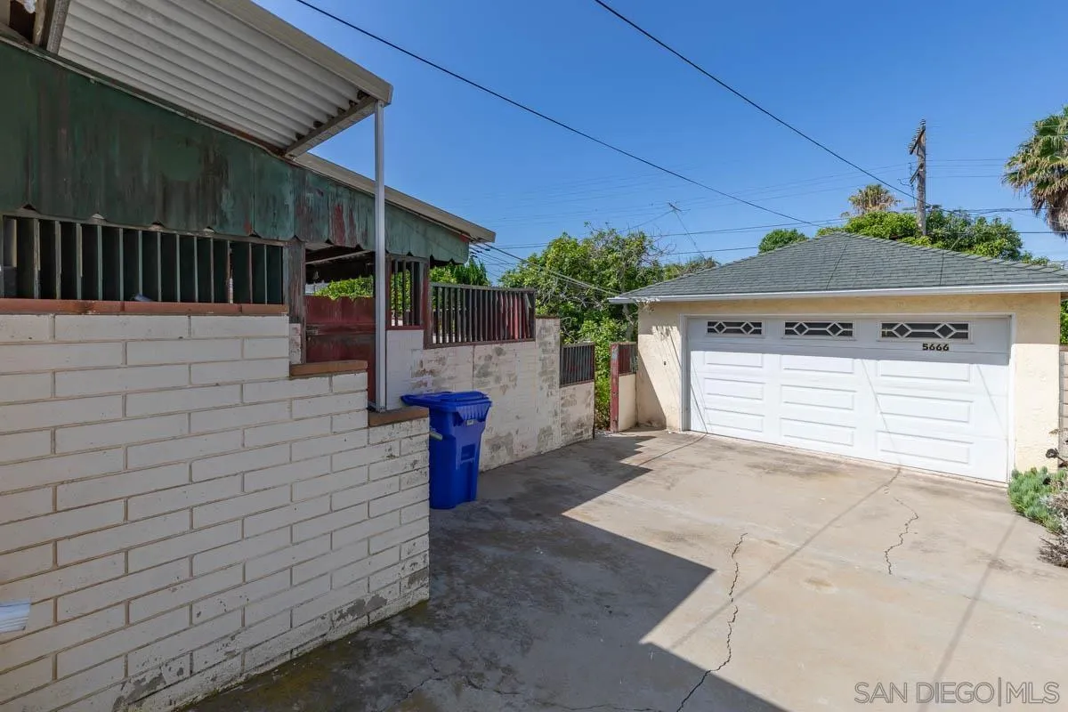5666 Beaumont Avenue