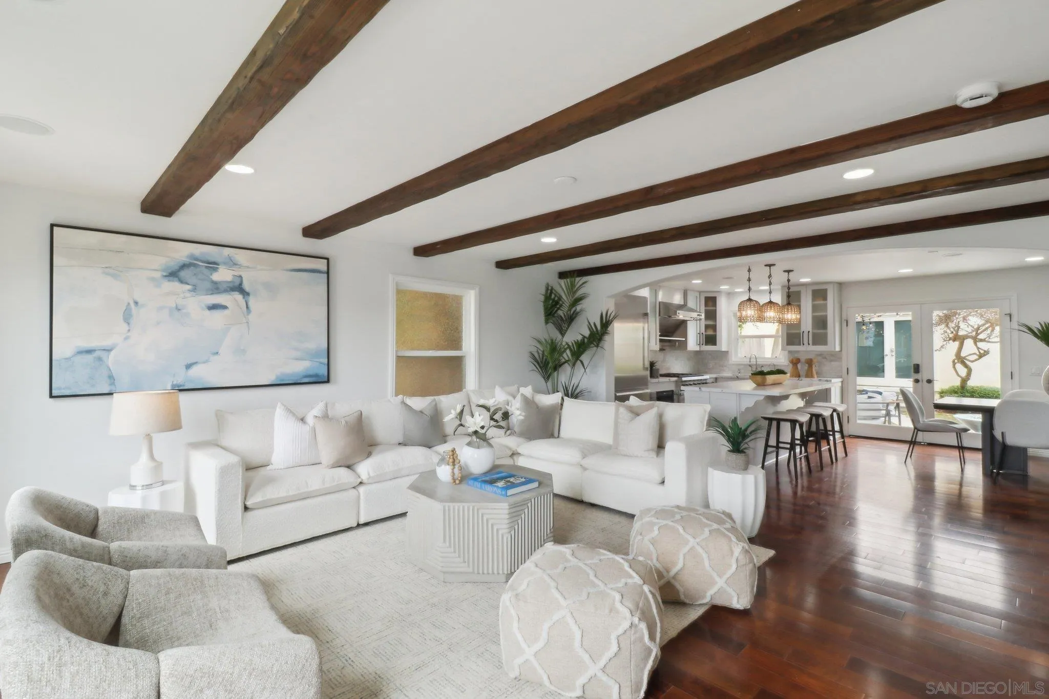 5627 Bellevue Ave