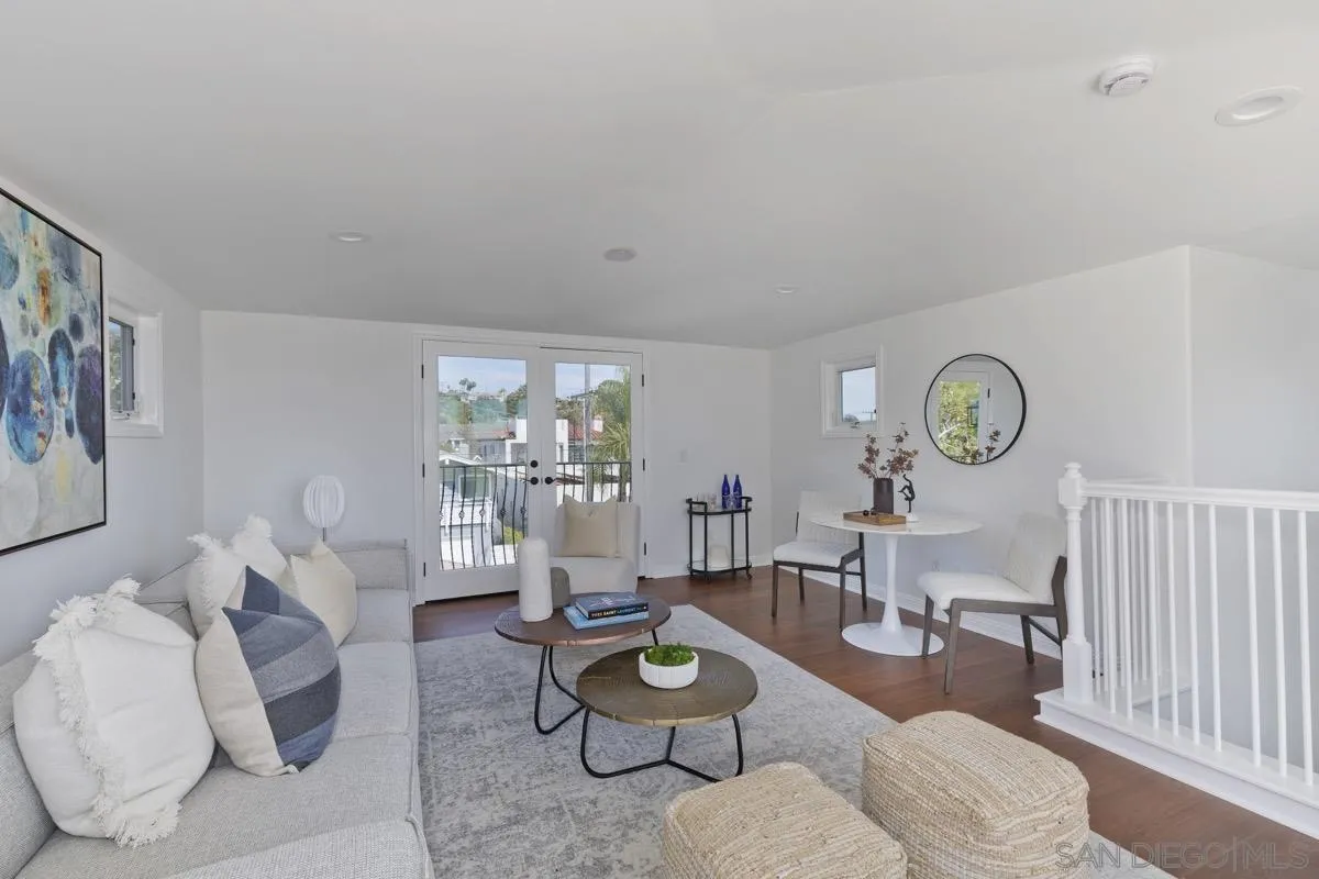 5627 Bellevue Ave