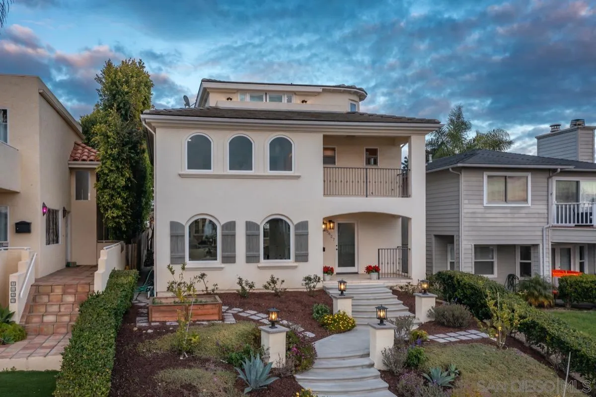 5627 Bellevue Ave
