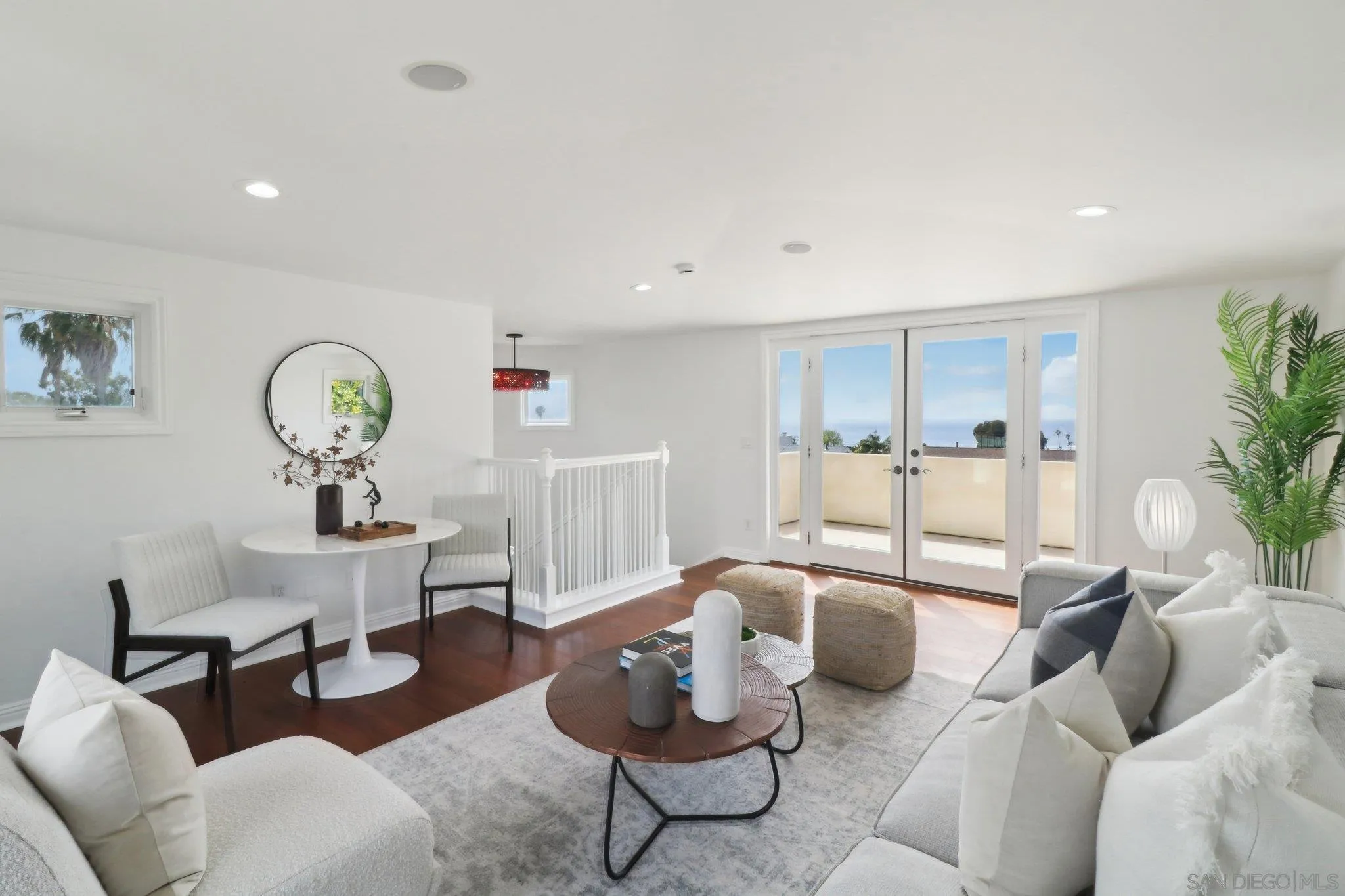 5627 Bellevue Ave