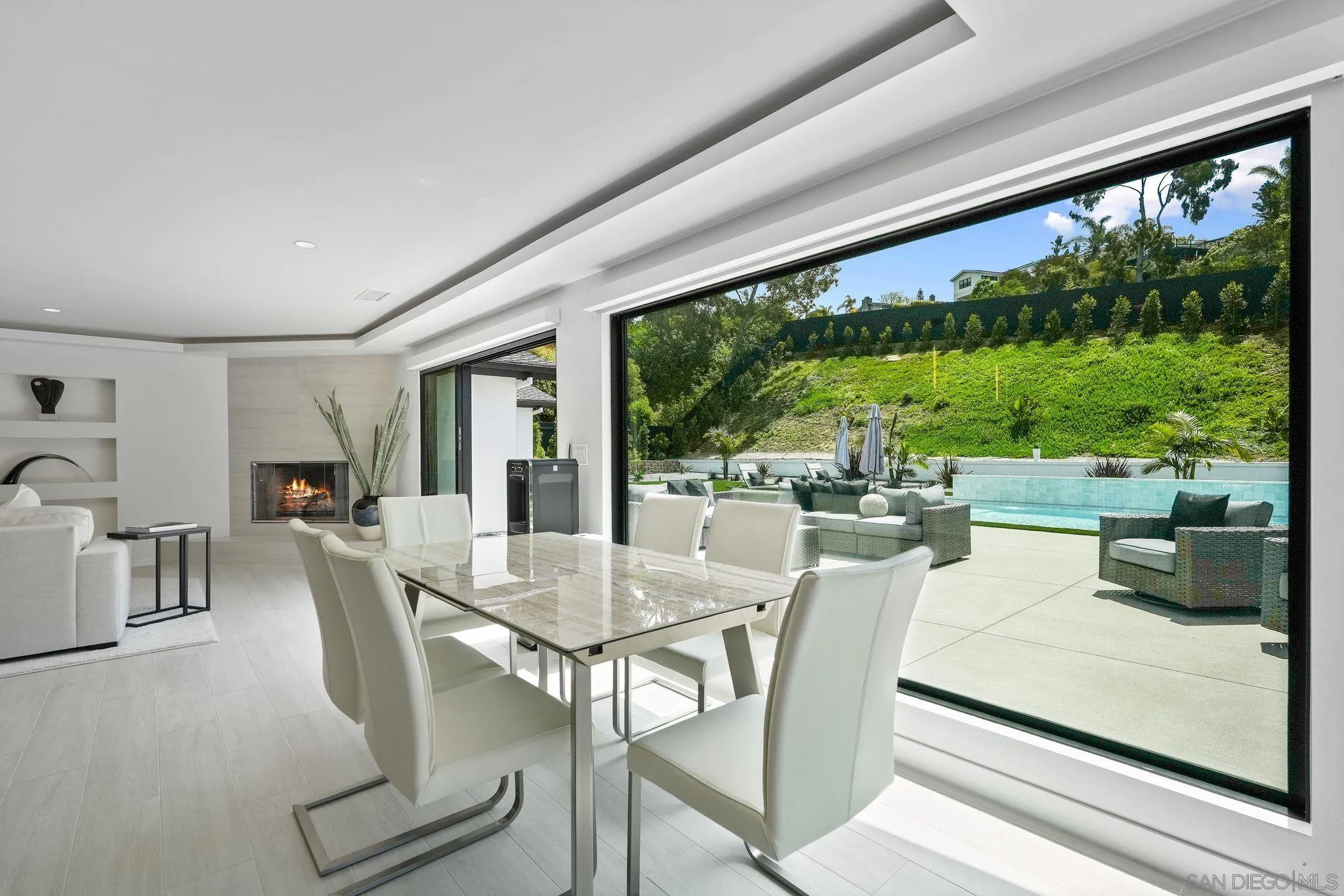 6645 Avenida Andorra