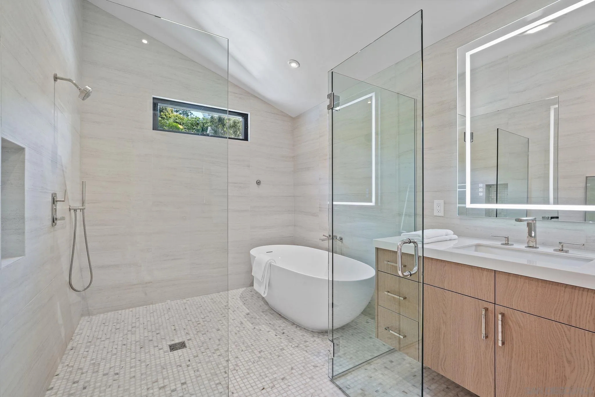 6645 Avenida Andorra